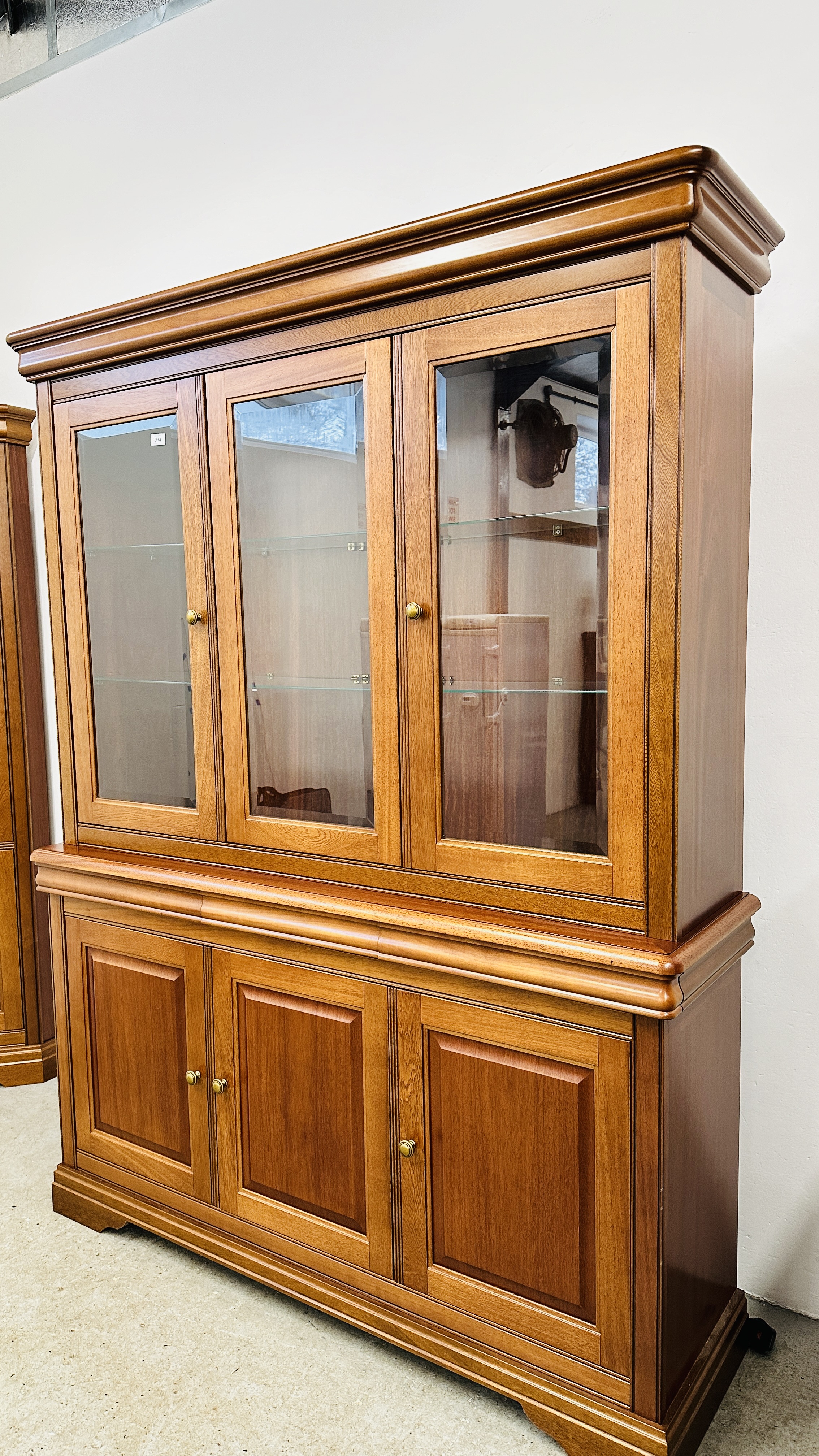 A GOOD QUALITY G PLAN CHERRY WOOD FINISH SIDEBOARD WITH SHELVED GLAZED TOP, - Image 4 of 21