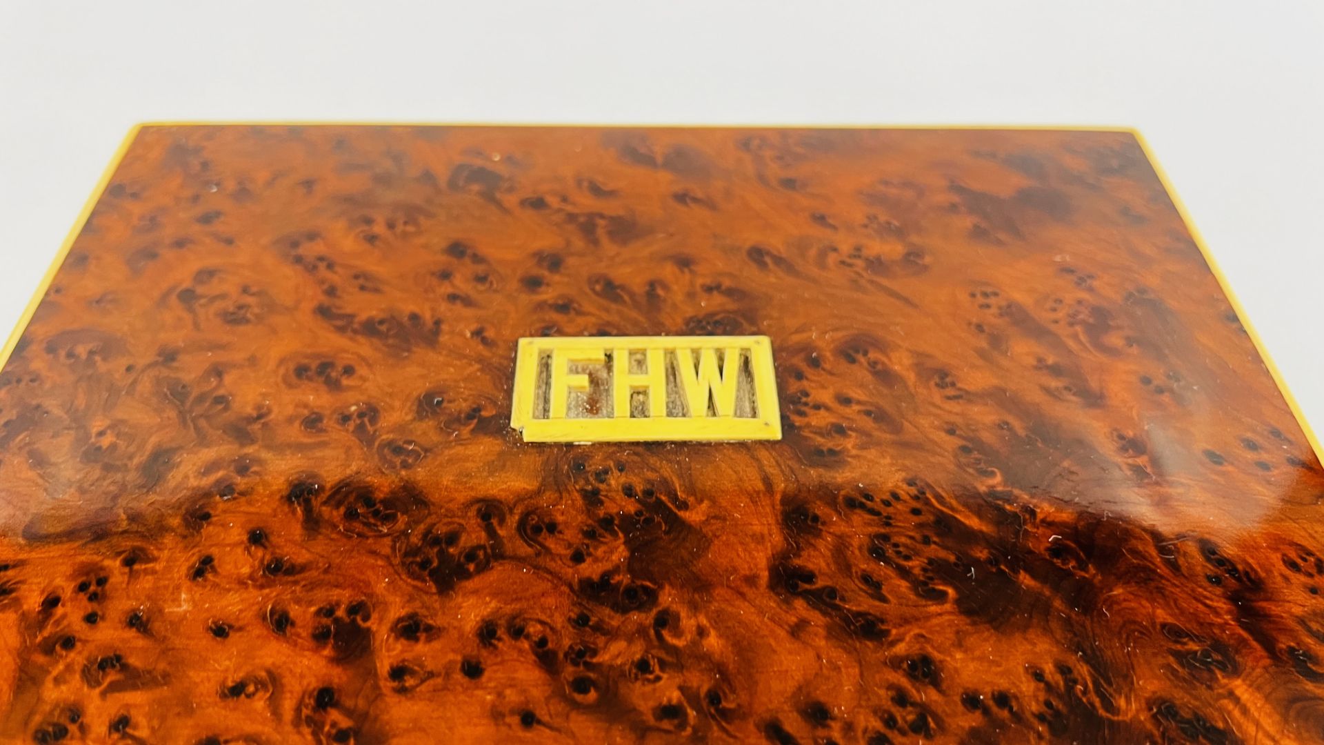 A BURR WALNUT JEWELLERY BOX, MONOGRAM FHW L 23 X D 17.5 X H 14CM. - Image 3 of 9