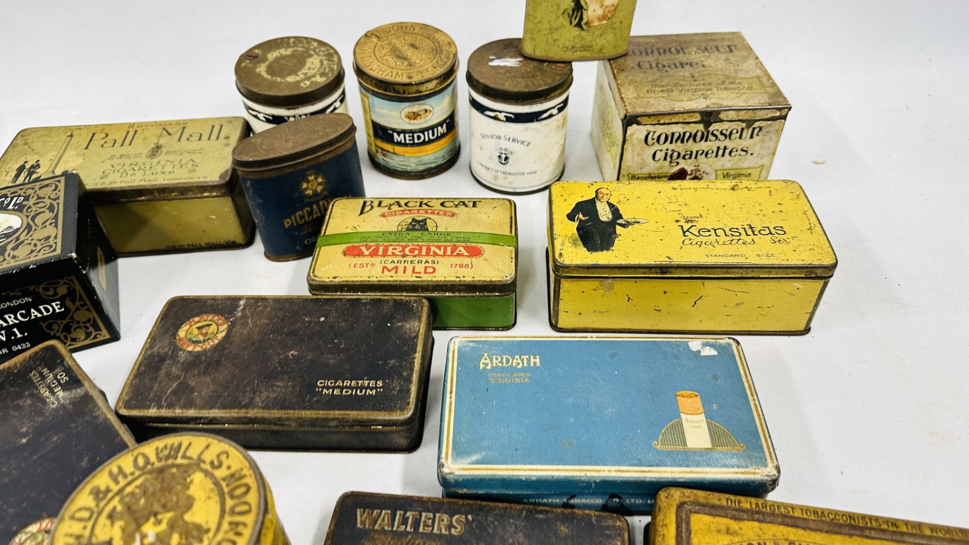 A BOX CONTAINING A COLLECTION OF ASSORTED VINTAGE CIGARETTE TINS TO INCLUDE EXAMPLES MARKED - Image 4 of 9