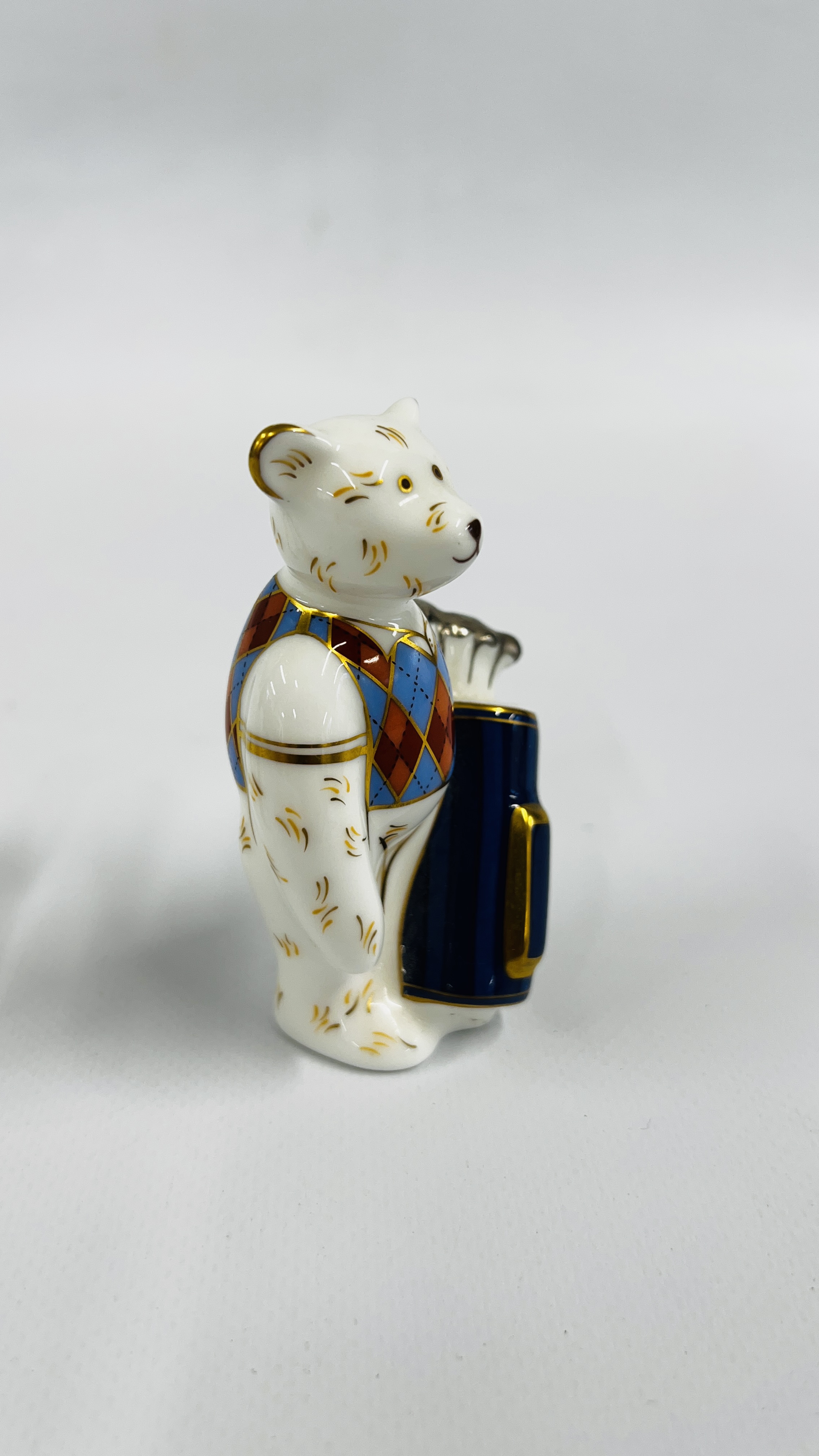 2 ROYAL CROWN DERBY FIGURES TO INCLUDE "GRADUATE" H 7CM AND GOLFER BEAR H 9CM NO STOPPERS. - Image 6 of 8