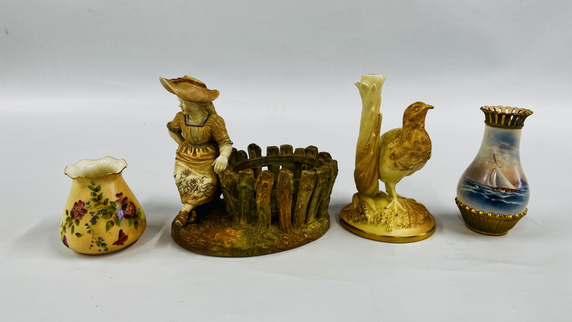 FOUR PIECES OF ROYAL WORCESTER TO INCLUDE SMALL BALUSTER VASE WITH SAILING DESIGN DECORATED BY R.