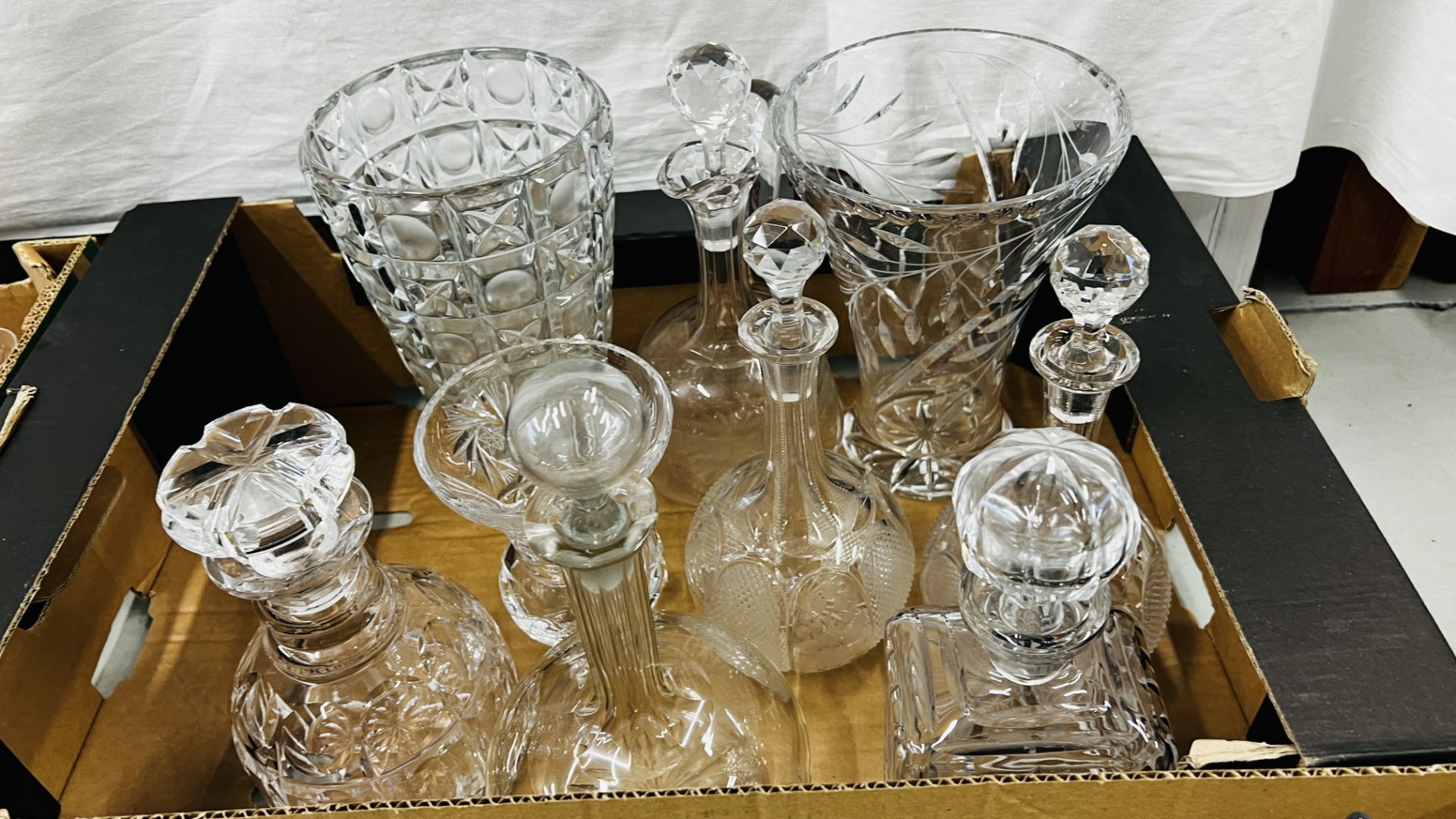 A QUANTITY GOOD QUALITY GLASSWARE INCLUDING MANY SETS, TUMBLERS, BRANDYS, FLUTES, SHERRY ETC. - Bild 7 aus 7