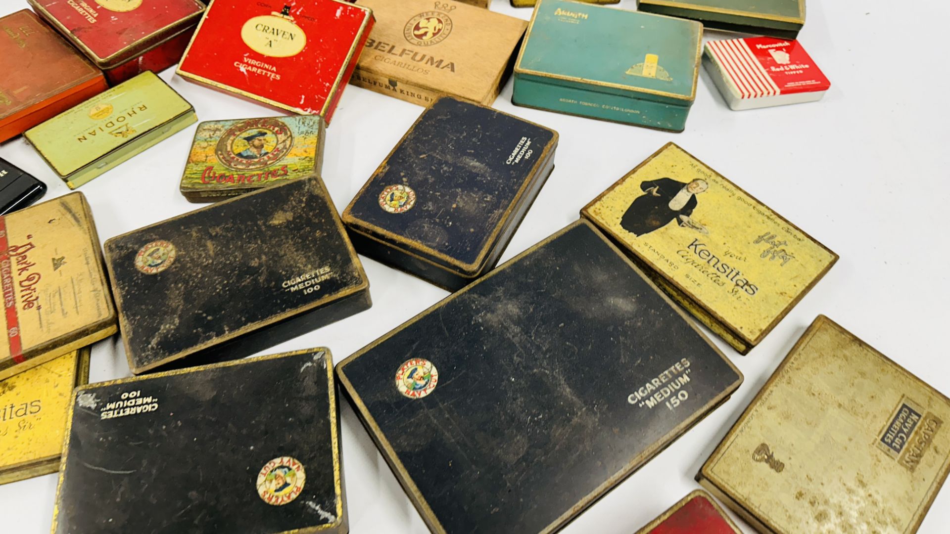 A BOX CONTAINING AN EXTENSIVE COLLECTION OF ASSORTED EMPTY VINTAGE CIGARETTE TINS TO INCLUDE - Image 11 of 14