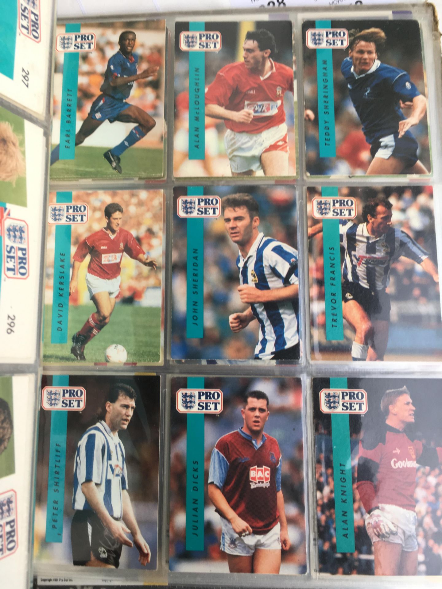 TRADING CARDS: TUB WITH VARIOUS IN ABOUT TEN FOLDERS, FOOTBALL WITH TOPPS MATCH ATTAX, PRO-SET, - Bild 4 aus 21