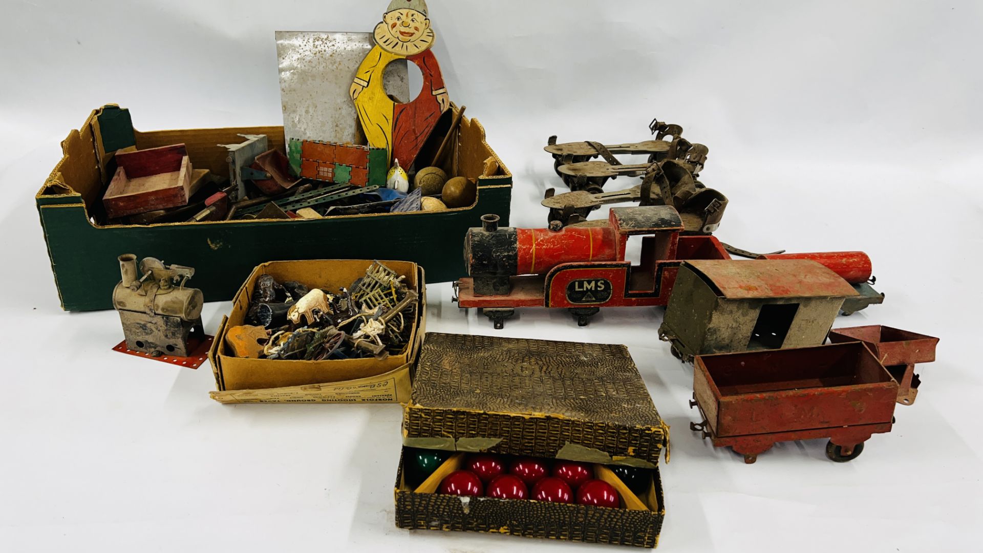 VINTAGE LINES BRO'S WOODEN LOCOMOTIVE AND CARRIAGES A/F ALONG WITH A BOX CONTAINING FARM ANIMALS,