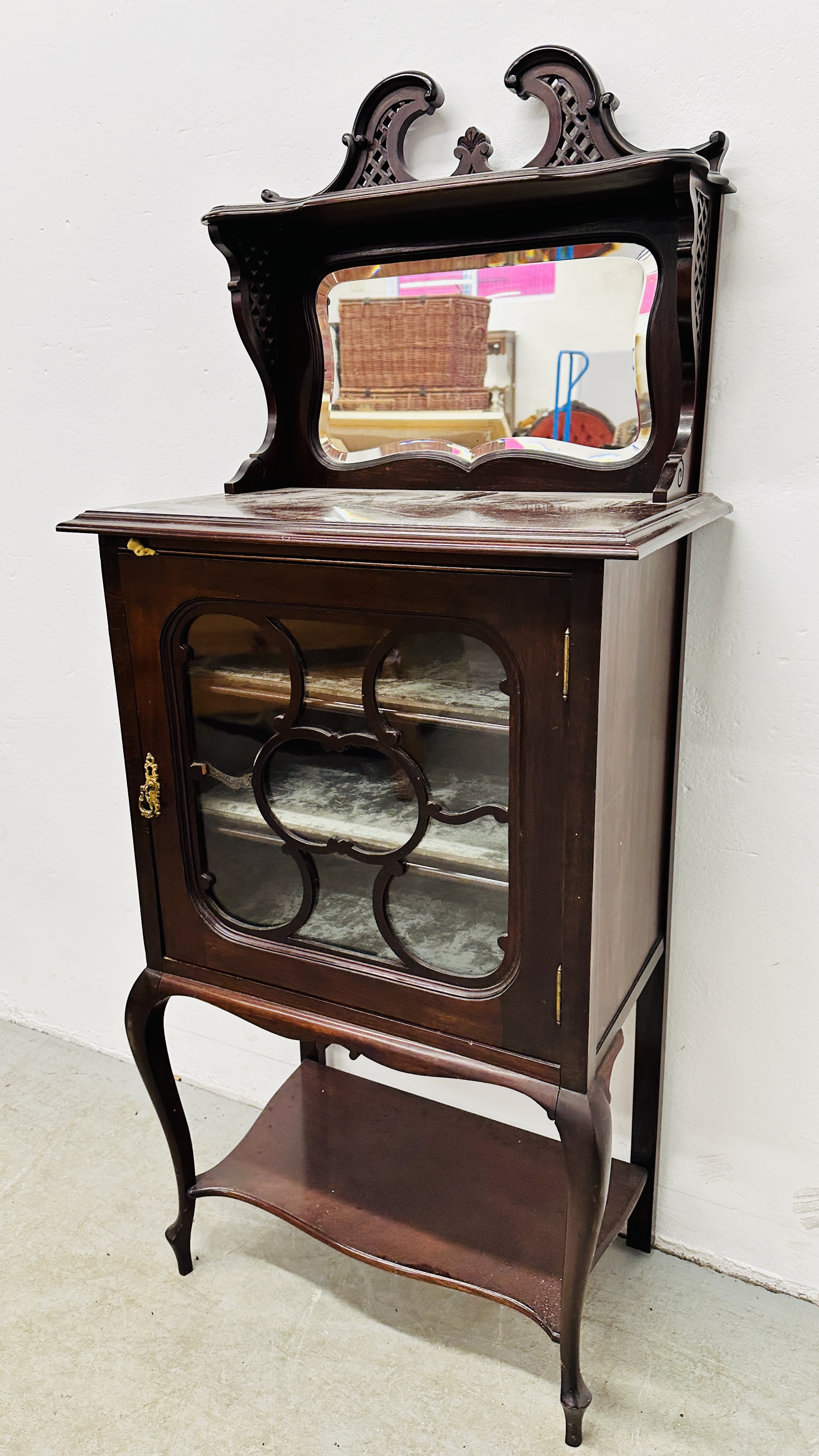 A VICTORIAN MAHOGANY SHEET MUSIC CABINET WITH MIRRORED UPSTAND AND FRETWORK PEDIMENT, - Image 3 of 11