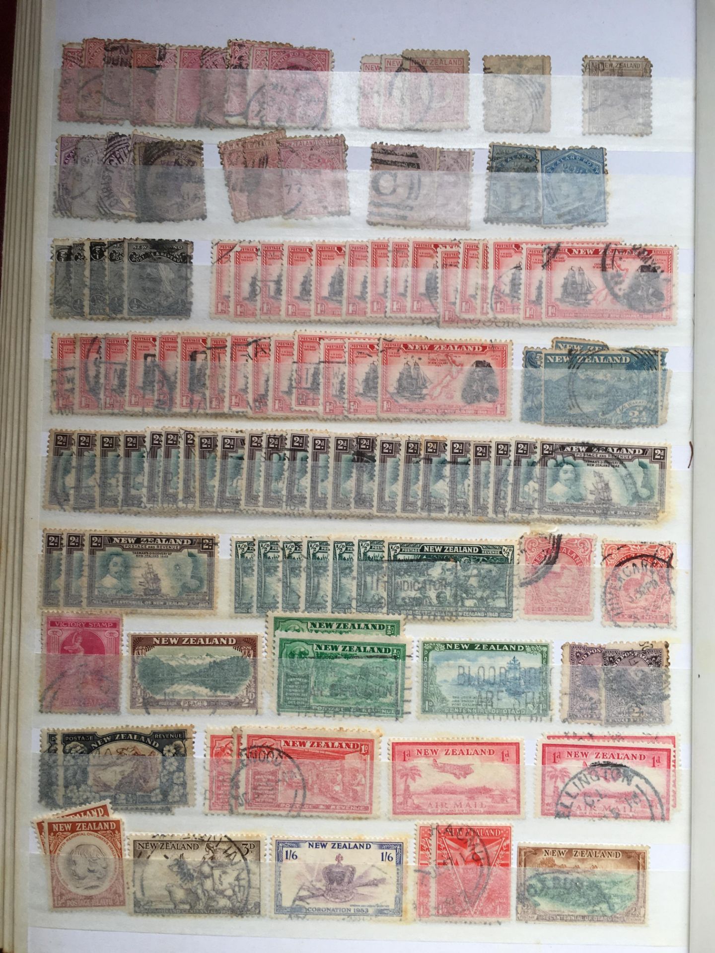 STAMPS: BOX WITH COMMONWEALTH IN FIVE STOCKBOOKS AND A BINDER, CANADA, NEW ZEALAND, MAURITIUS, ETC. - Bild 32 aus 36