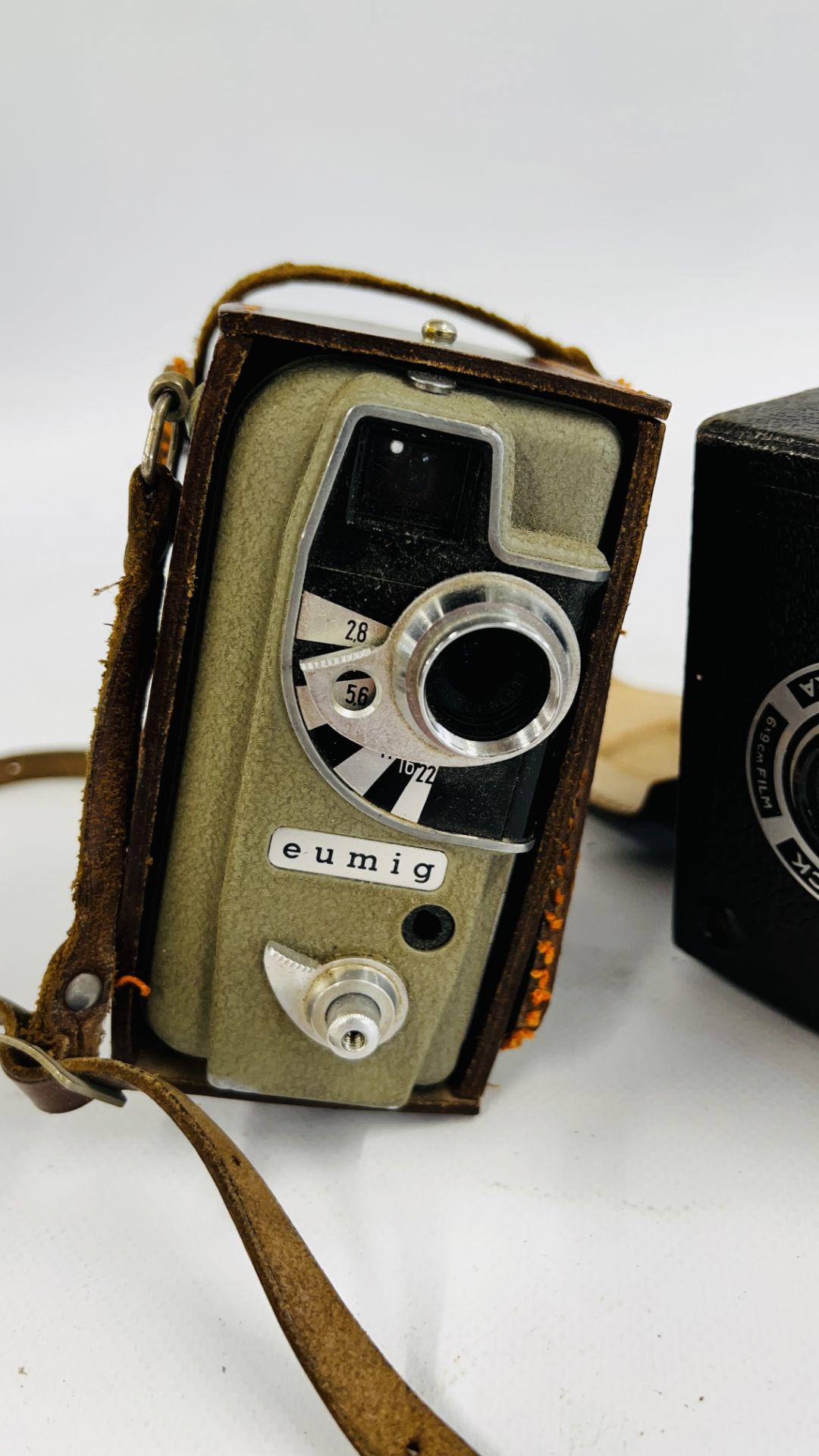 4 VINTAGE CAMERAS TO INCLUDE ERNEMANN ROLF I FOLDING CAMERA EIMIG CAMER, SIX-20 BROWNIE AND WARWICK. - Image 2 of 5