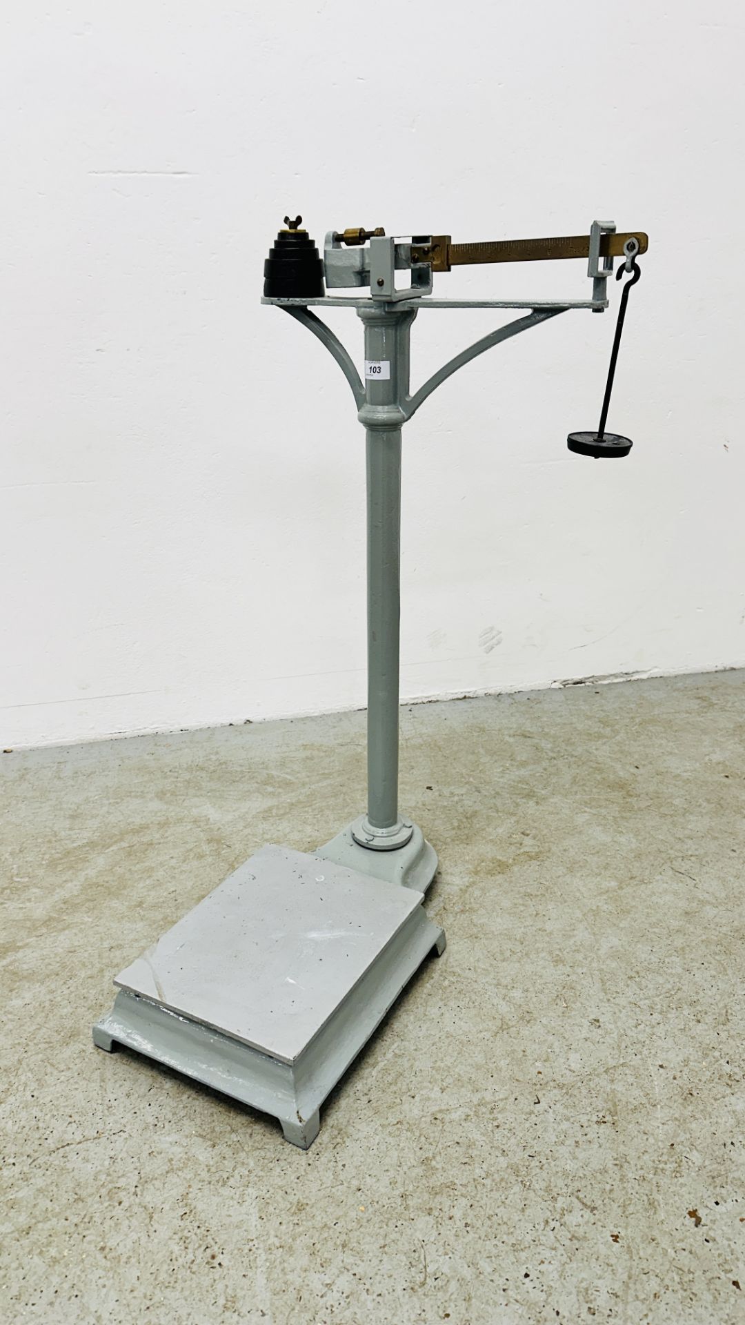 A SET OF LARGE WEIGHT SCALES WITH WEIGHTS. - Image 2 of 6