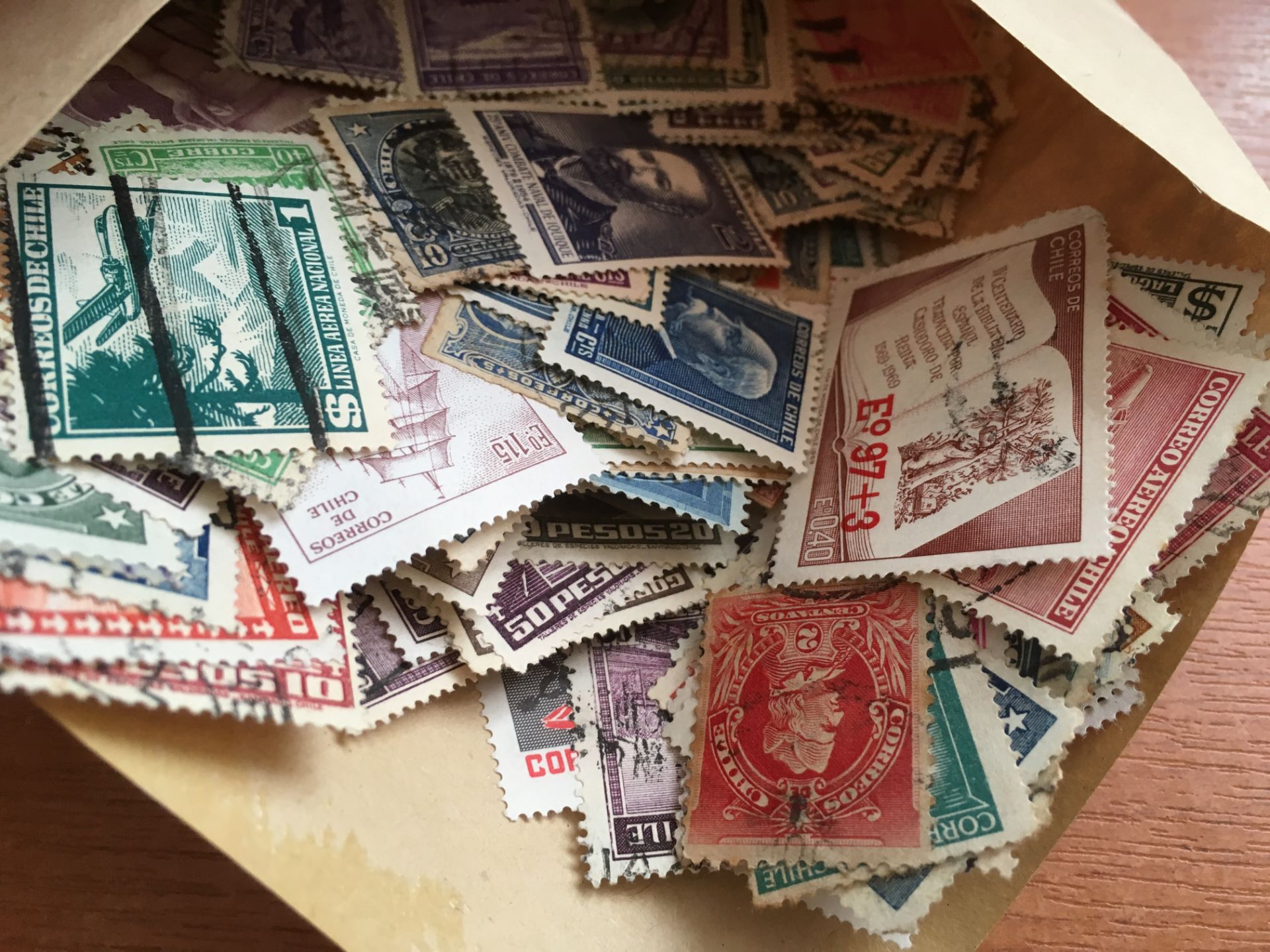 STAMPS: METAL FILING DRAWER WITH FOREIGN SORTED INTO ENVELOPES BY COUNTRIES. - Image 7 of 8