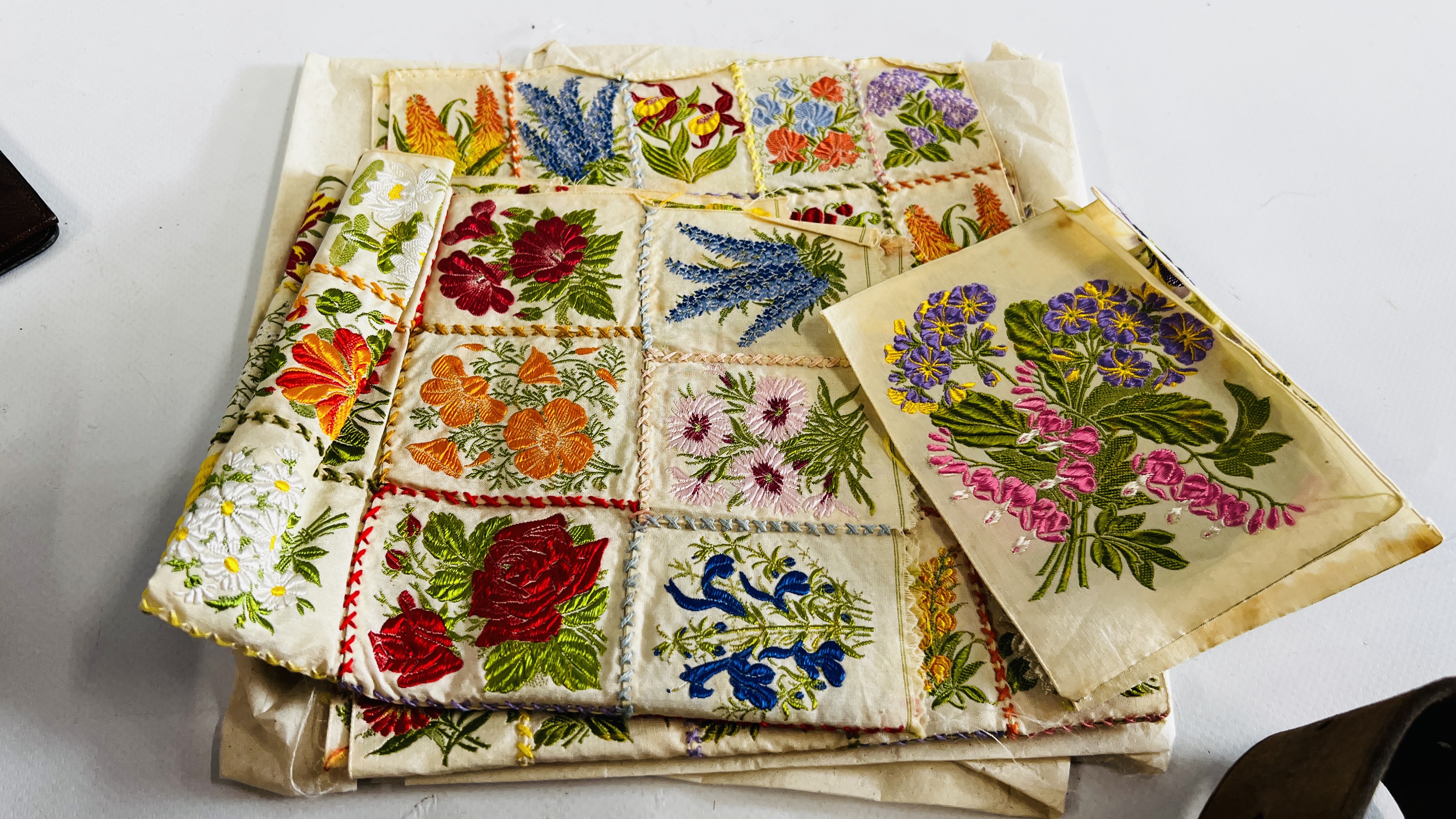 A GROUP OF COLLECTABLES TO INCLUDE EMBROIDERED SILK PANELS, A VINTAGE "BECKENRIED WHISTLE", - Image 8 of 11