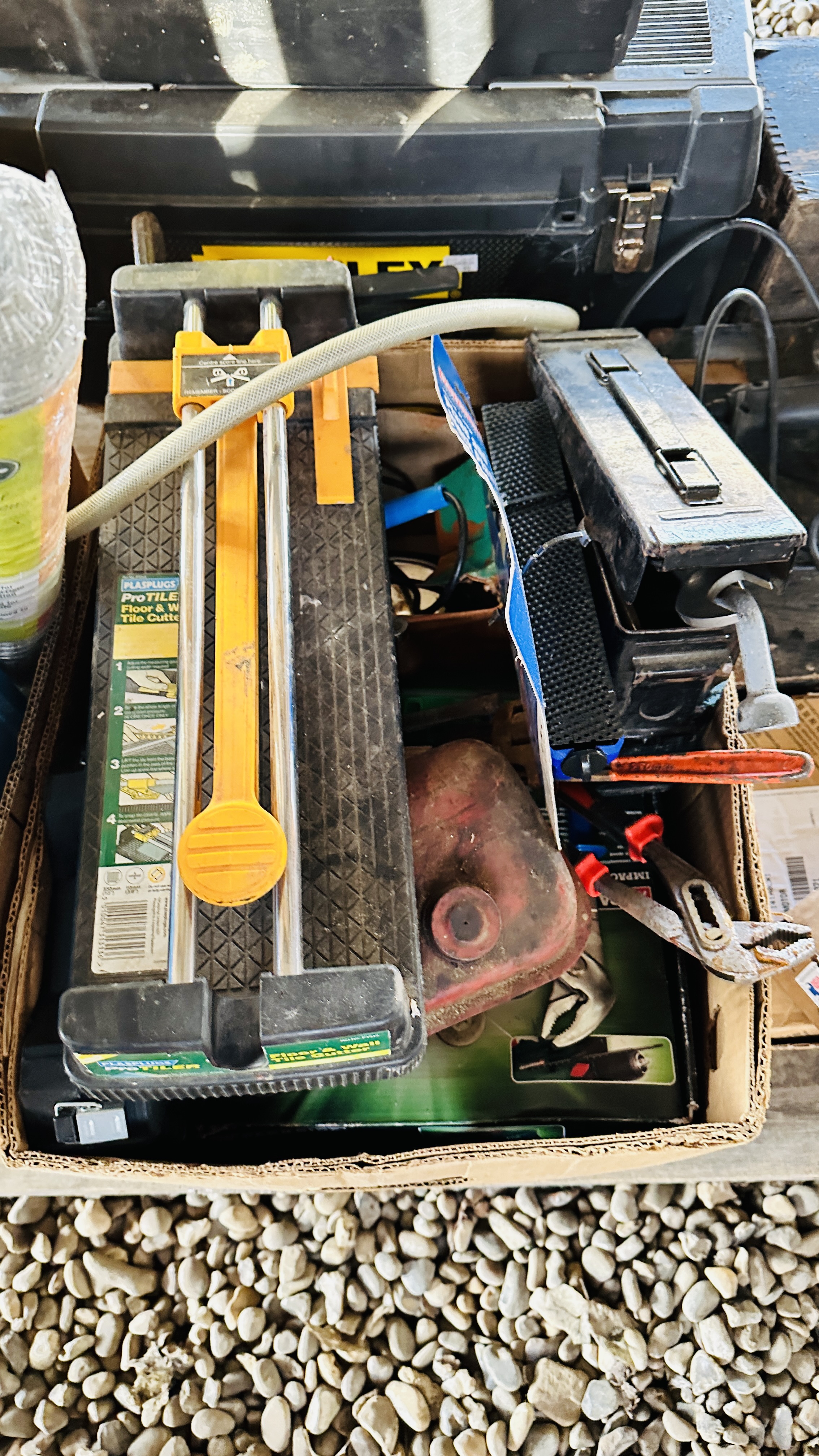 QUANTITY SHED CLEARANCE ITEMS TO INCLUDE 2 X STANLEY TOOL BOXES AND CONTENTS, - Image 6 of 8