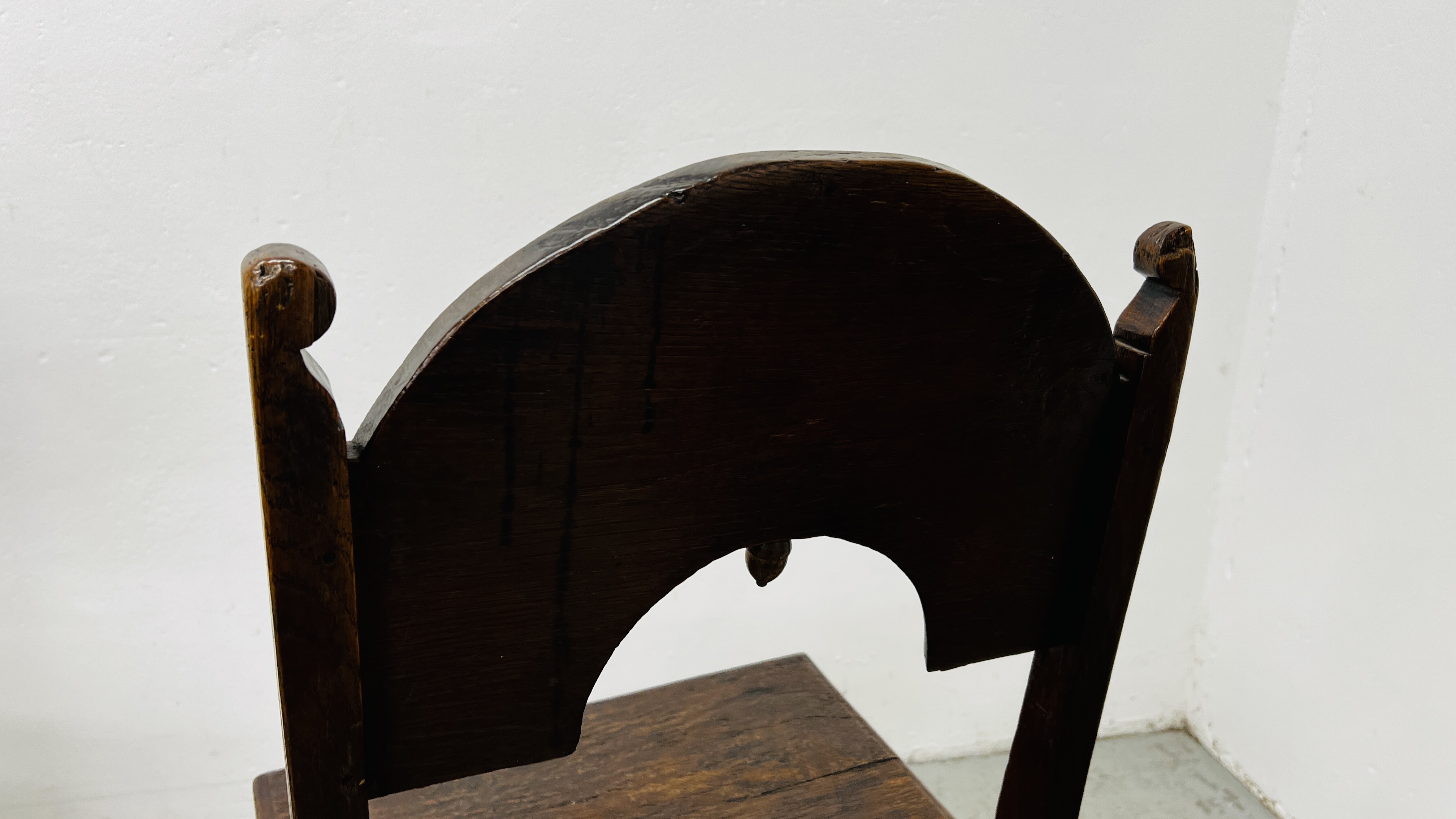 A PAIR OF 17TH CENTURY JOINED OAK CHAIRS, POSSIBLY NORTH COUNTRY. - Image 15 of 20