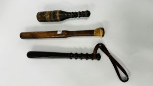 3 VINTAGE WOODEN TURNED TRUNCHEONS TO INCLUDE A HARDWOOD EXAMPLE.