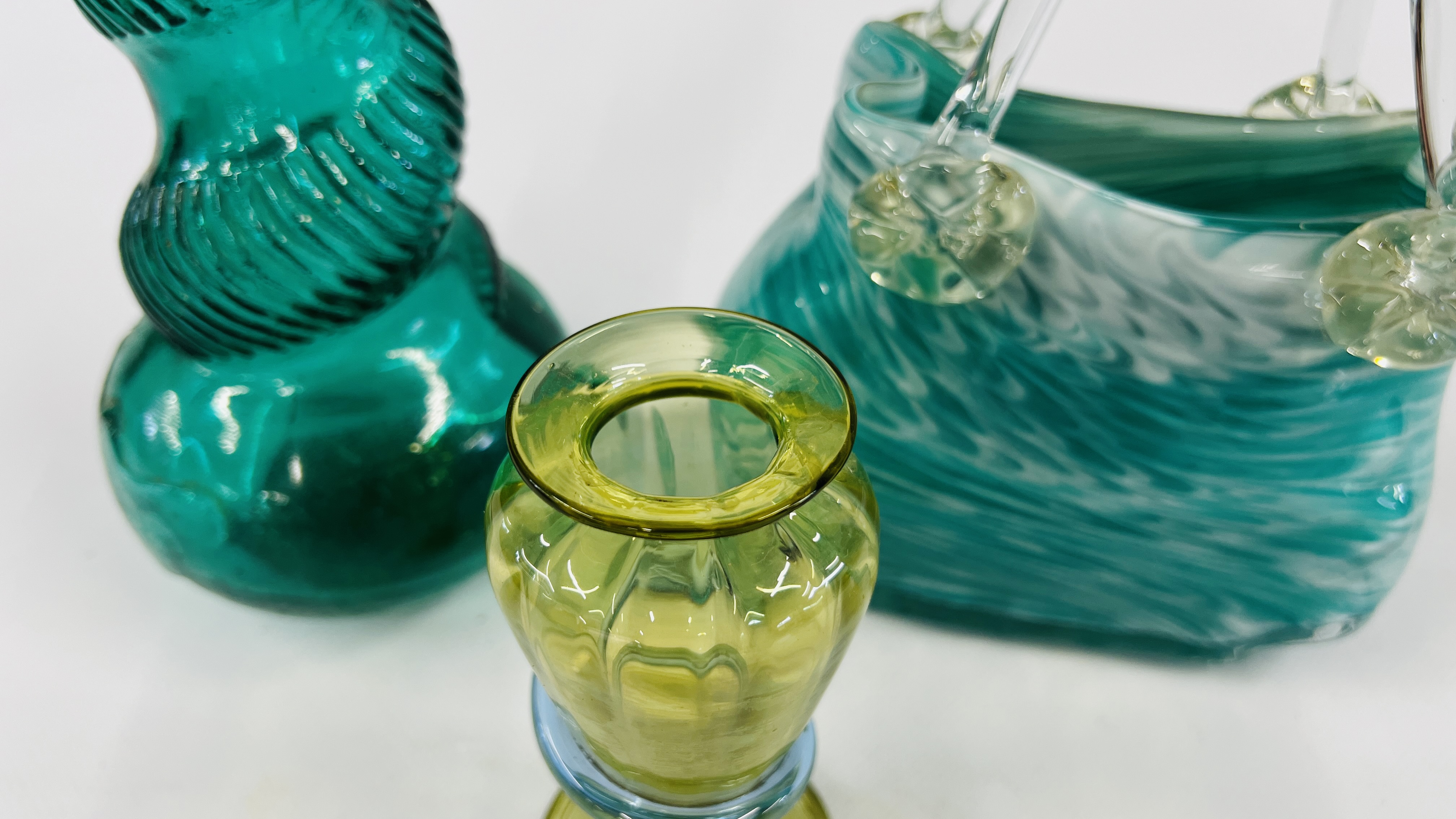 A VINTAGE GREEN GLASS BOTTLE MARKED "SHONFELDS" ALONG WITH AN ART GLASS BASKET AND A VICTORIAN - Image 4 of 7