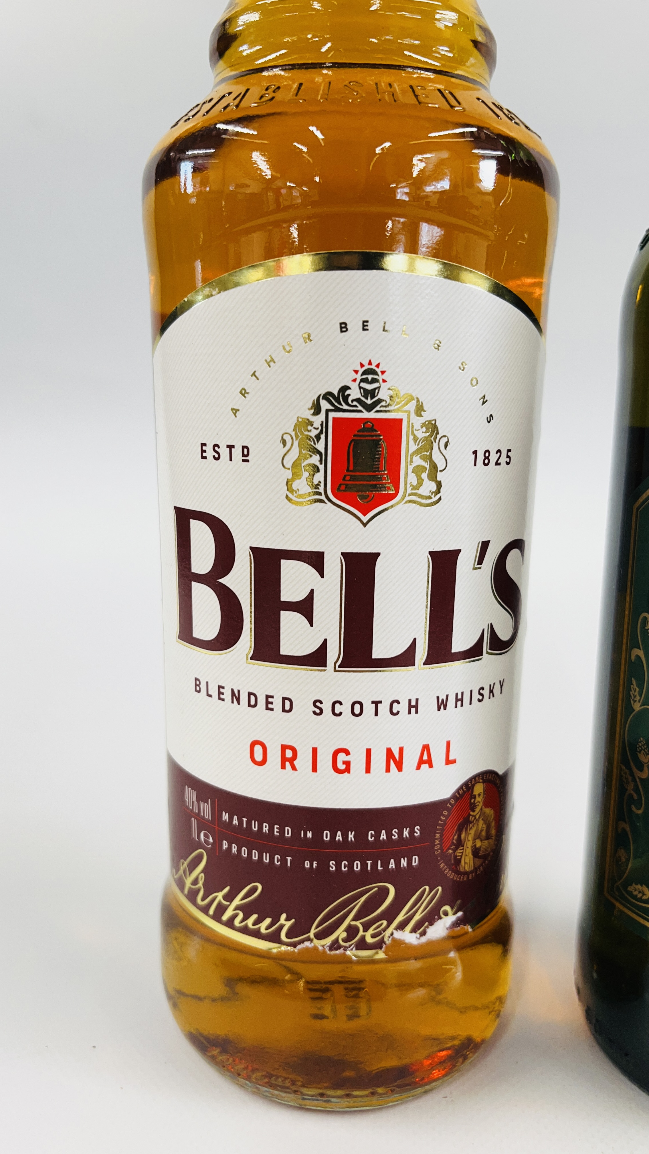 1 X 1 LITRE BELLS ORIGINAL SCOTCH WHISKY + 1 X 700ML STONES ORIGINAL GINGER WINE. - Image 5 of 5