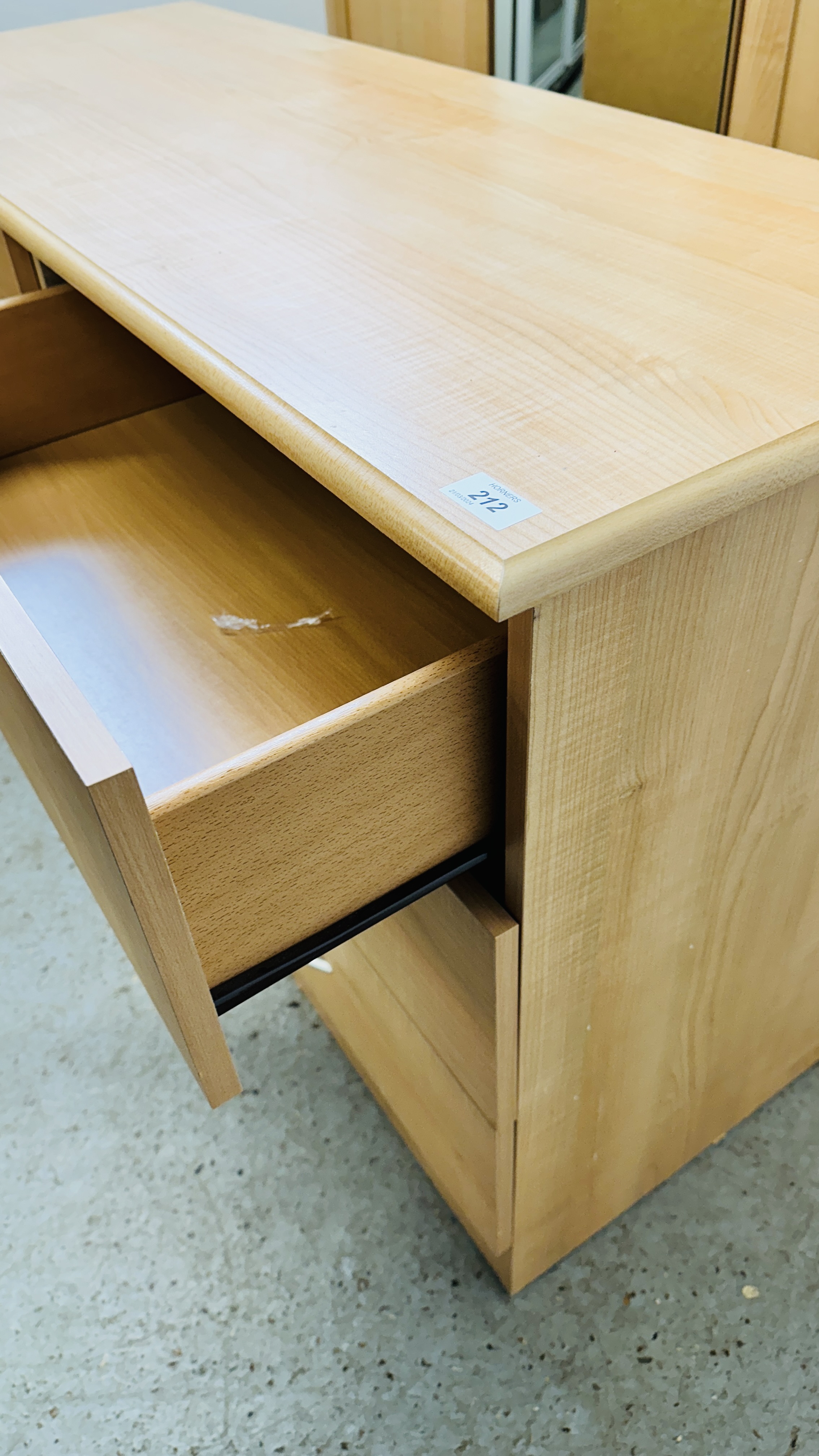 A MODERN 6 DRAWER BEECH FINISH CHEST W 122 X D 45 X H 74CM. - Image 6 of 13