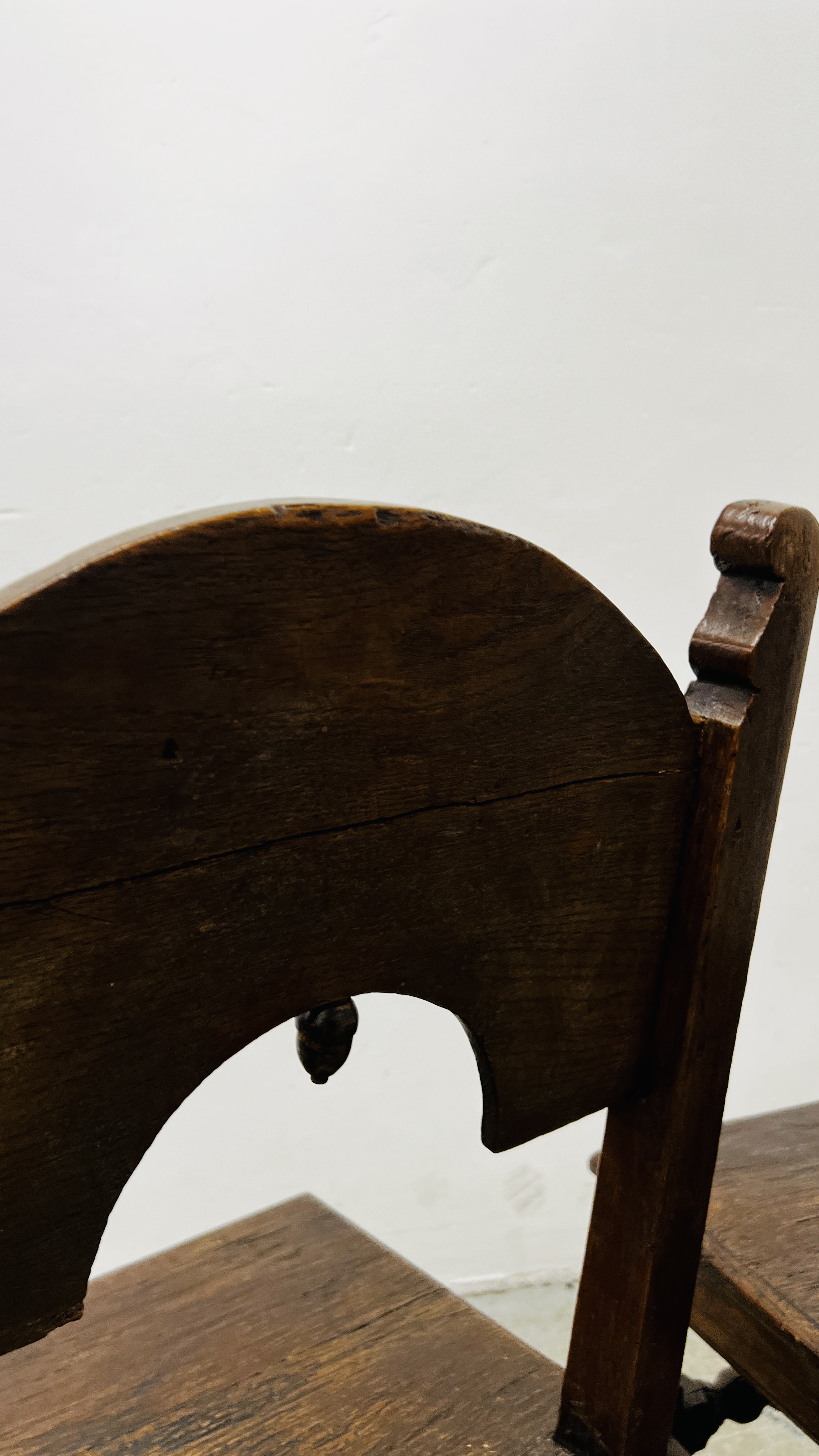 A PAIR OF 17TH CENTURY JOINED OAK CHAIRS, POSSIBLY NORTH COUNTRY. - Image 19 of 20