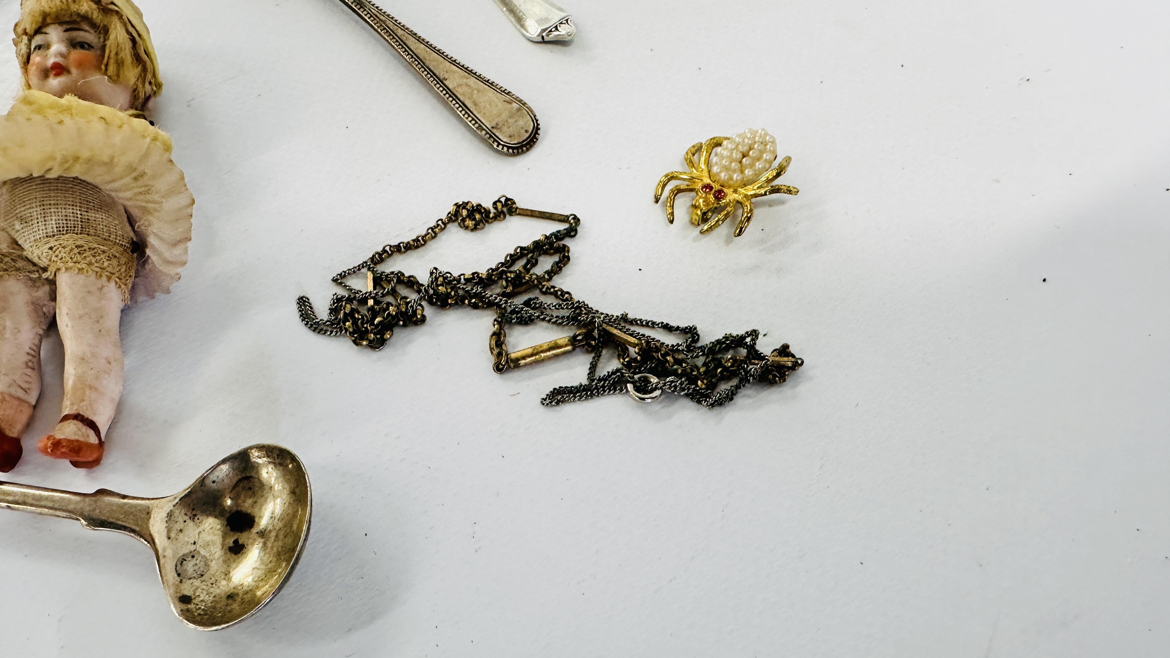 A GROUP OF 8 ASSORTED SILVER SPOONS, GILT SPIDER BROOCH ETC. AND A VINTAGE BISQUE MINIATURE DOLL. - Image 3 of 8