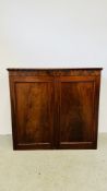 A VICTORIAN MAHOGANY TWO DOOR LINEN PRESS W 124CM D 48CM H 117CM.