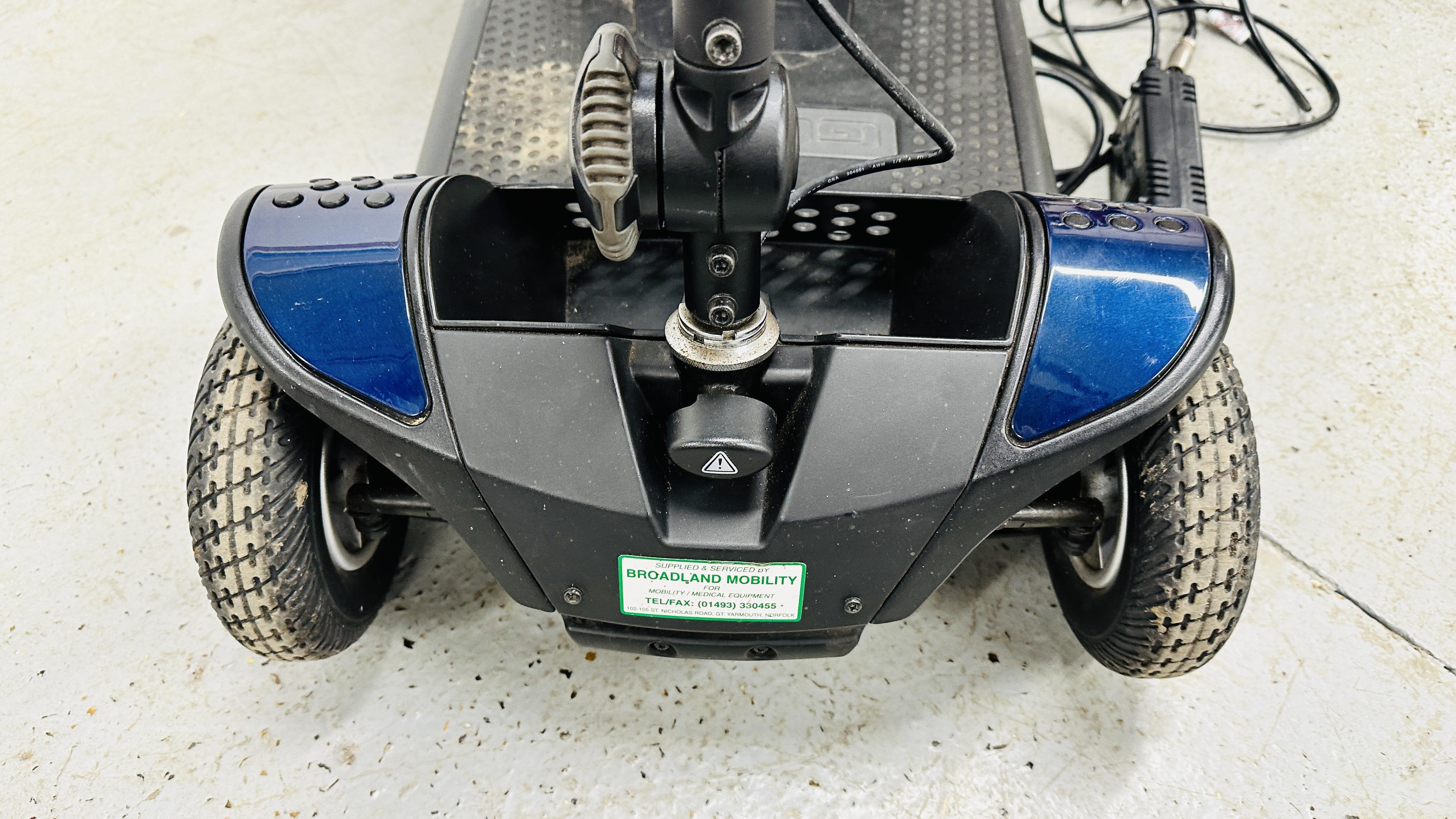 A GOGO ELITE TRAVELLER PLUS ELECTRIC MOBILITY SCOOTER COMPLETE WITH MANUAL, - Image 5 of 14