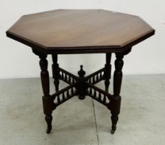 A REPRODUCTION MAHOGANY OCTAGONAL OCCASIONAL TABLE WITH CROSS STRETCHER BASE - W 88CM.