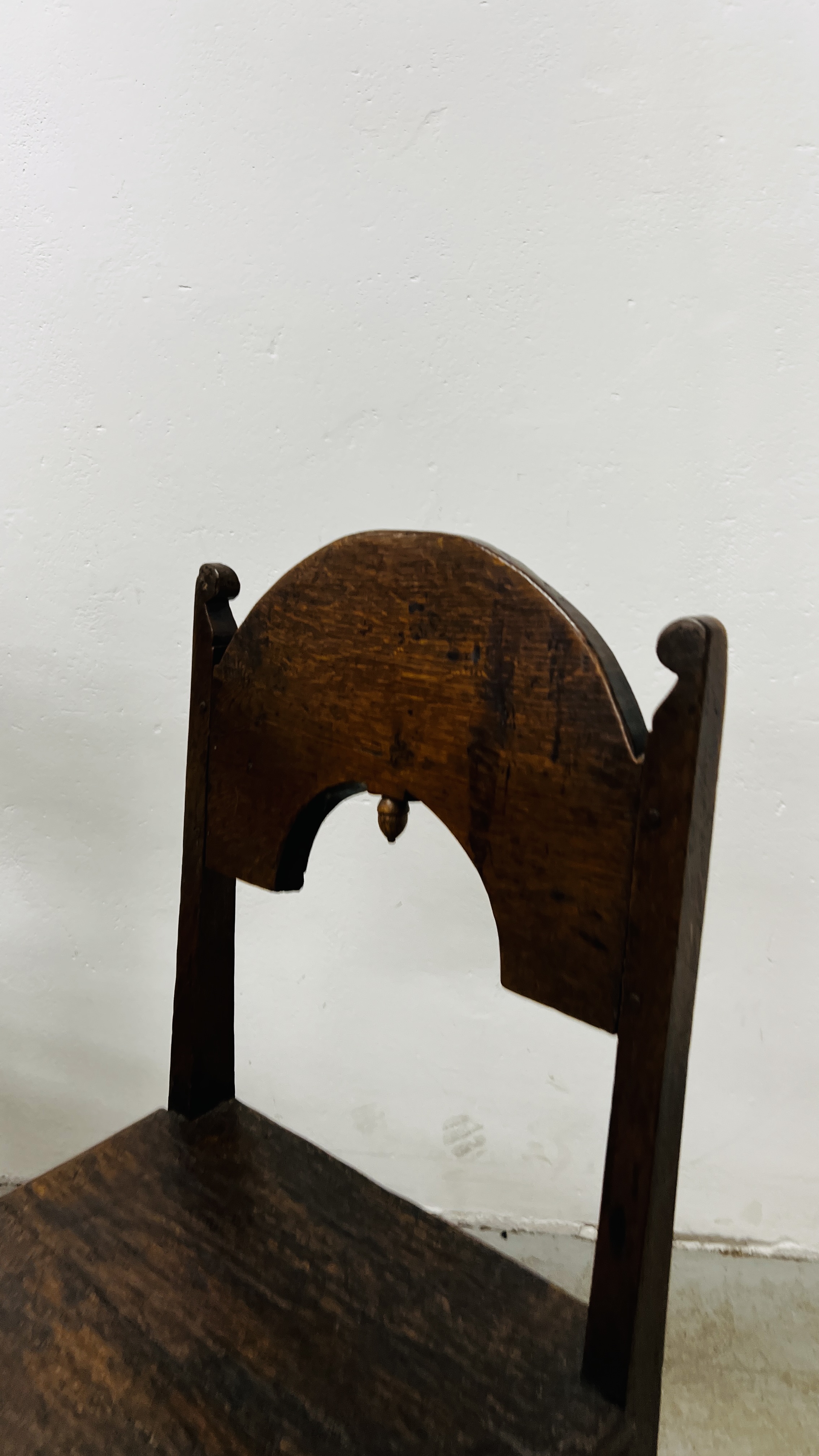 A PAIR OF 17TH CENTURY JOINED OAK CHAIRS, POSSIBLY NORTH COUNTRY. - Image 14 of 20