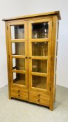 MORRIS FURNITURE COMPANY SOLID LIGHT OAK TWO DOOR DISPLAY CABINET WITH DRAWERS TO BASE W 106CM D