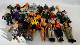 A BOX CONTAINING 22 ACTION MAN RELATED FIGURES AND ACCESSORIES.