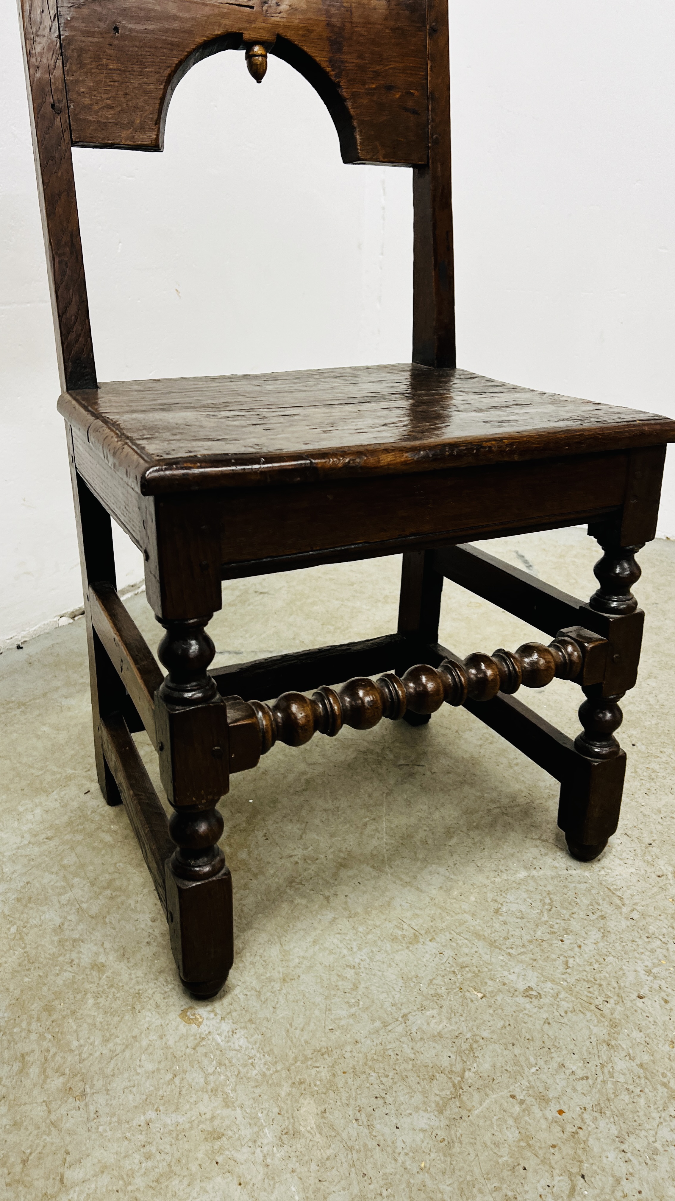 A PAIR OF 17TH CENTURY JOINED OAK CHAIRS, POSSIBLY NORTH COUNTRY. - Image 11 of 20