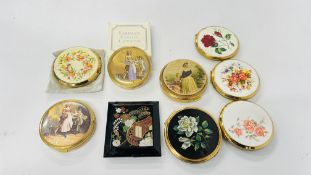 A GROUP OF NINE VINTAGE COMPACTS TO INCLUDE STRATTON AND YARDLEY EXAMPLES AND ONE HAVING A SILK