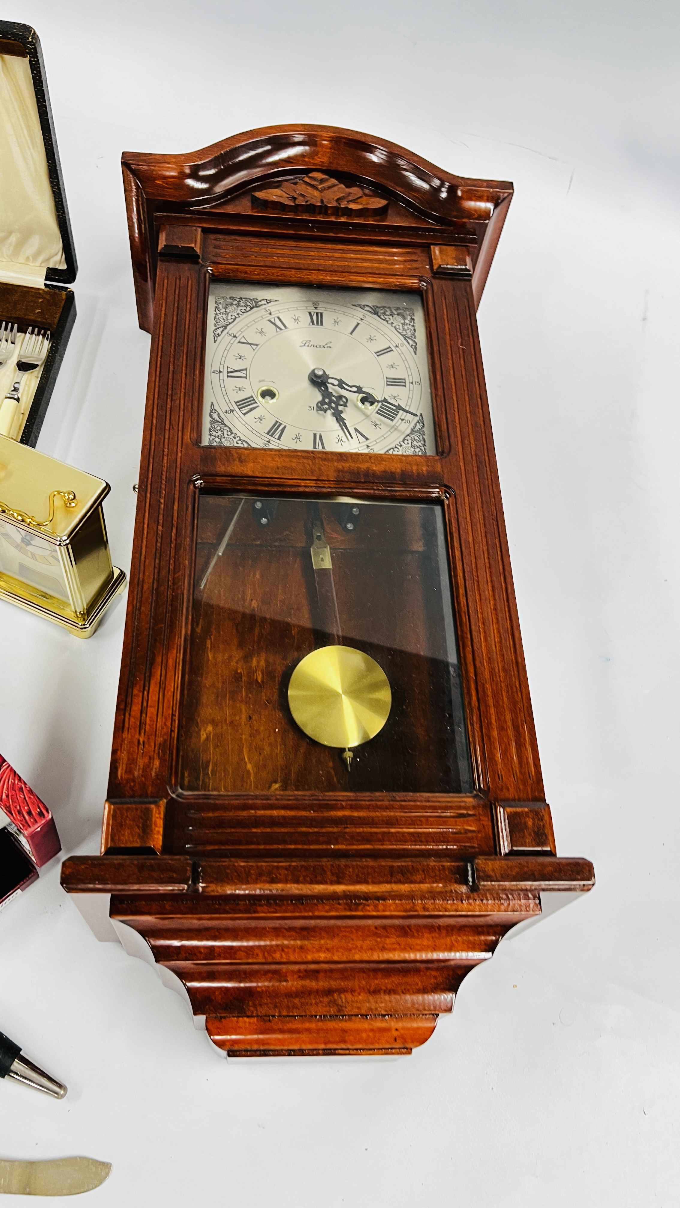 A MODERN LINCOLN WALL CLOCK ALONG WITH A BOX OF ASSORTED PLATED WARE TO INCLUDE FLATWARE, - Image 9 of 9