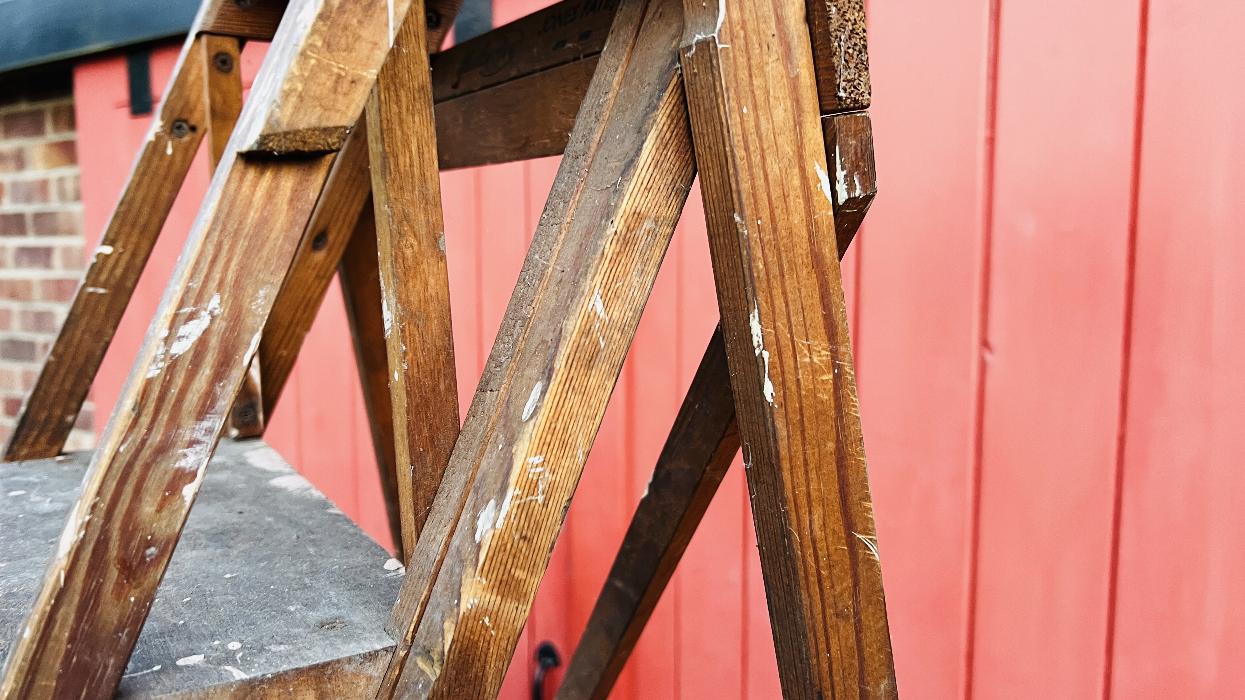 TWO SETS OF VINTAGE WOODEN LADDERS ONE HAVING A CAST PLAQUE TITLED "THE HATHERLEY" (COLLECTORS ITEM - Image 7 of 17