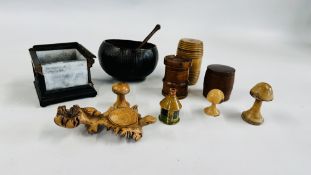 A GROUP OF TREEN ITEMS TO INCLUDE TURNED TOADSTOOLS, A BOWL FASHIONED FROM A COCONUT,