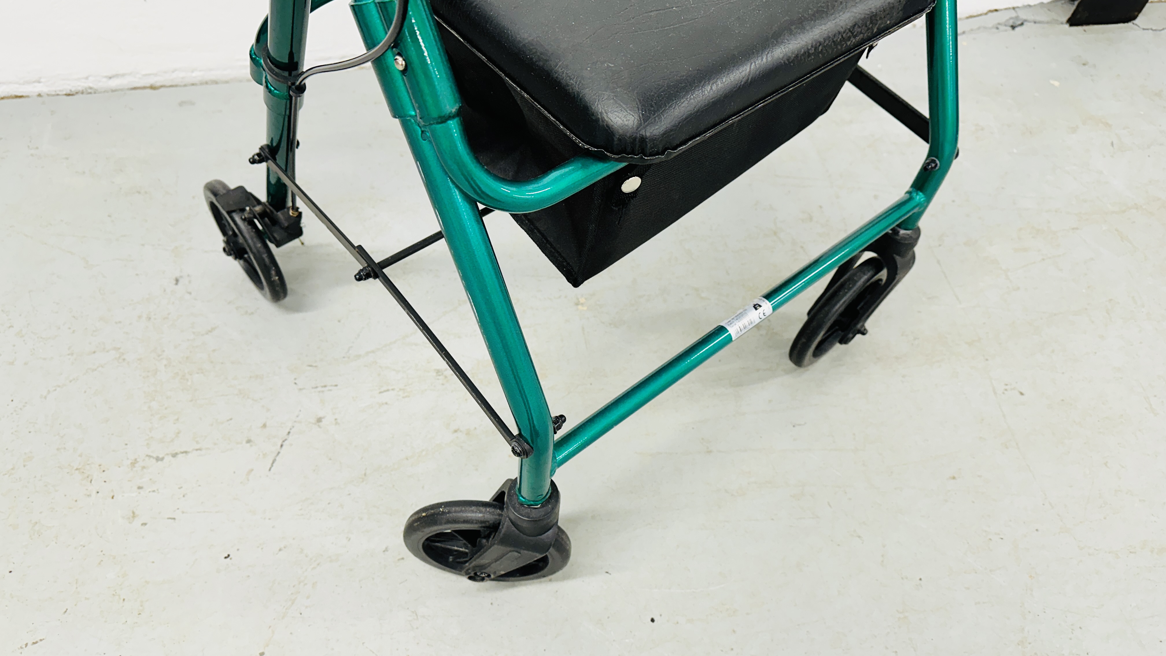 DRIVE MOBILITY WALKER. - Image 3 of 5