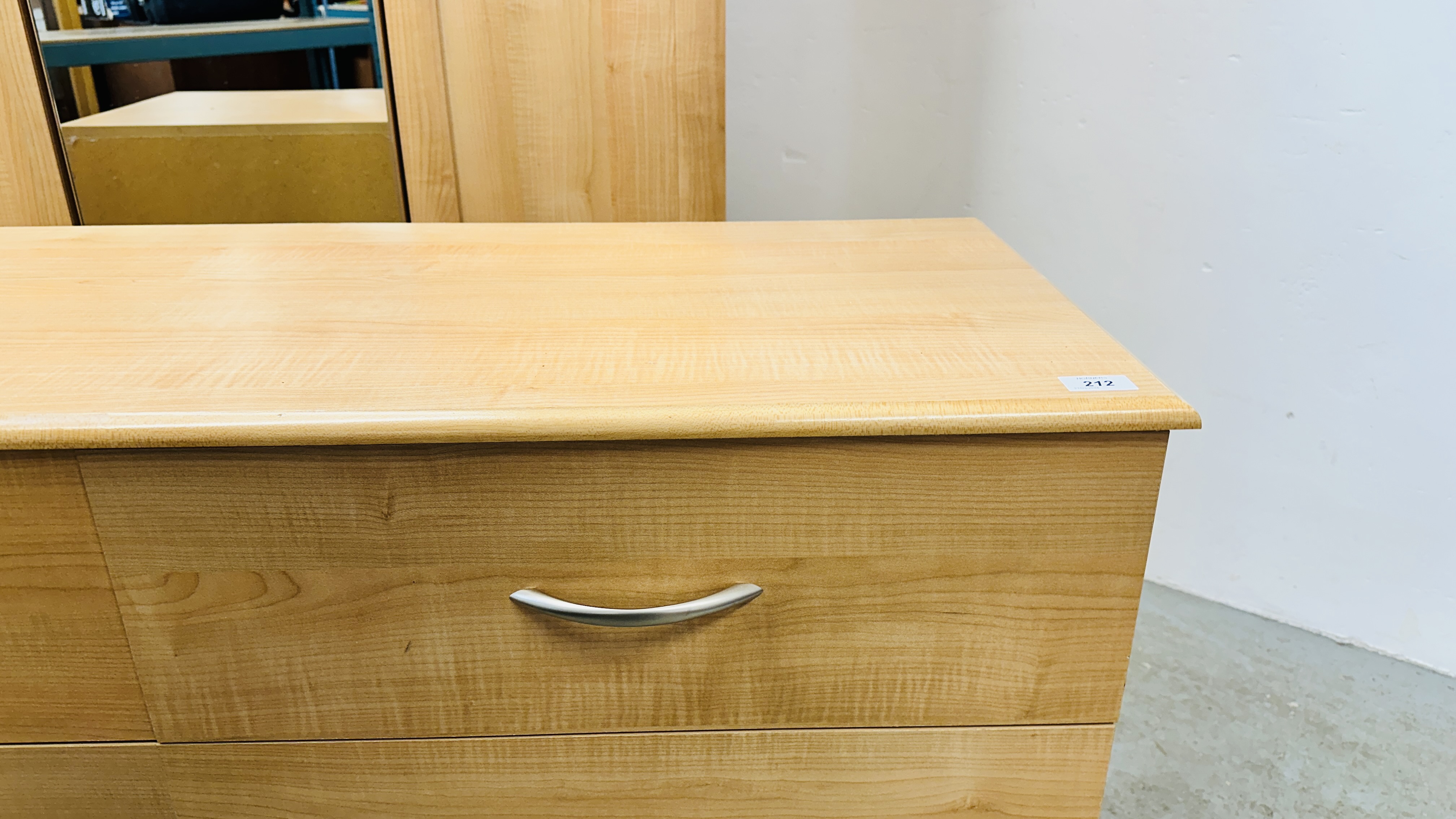 A MODERN 6 DRAWER BEECH FINISH CHEST W 122 X D 45 X H 74CM. - Image 4 of 13