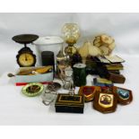 2 X BOXES CONTAINING A GROUP OF ASSORTED COLLECTABLES TO INCLUDE GERMAN STEINS, PLASTER PLAQUES,