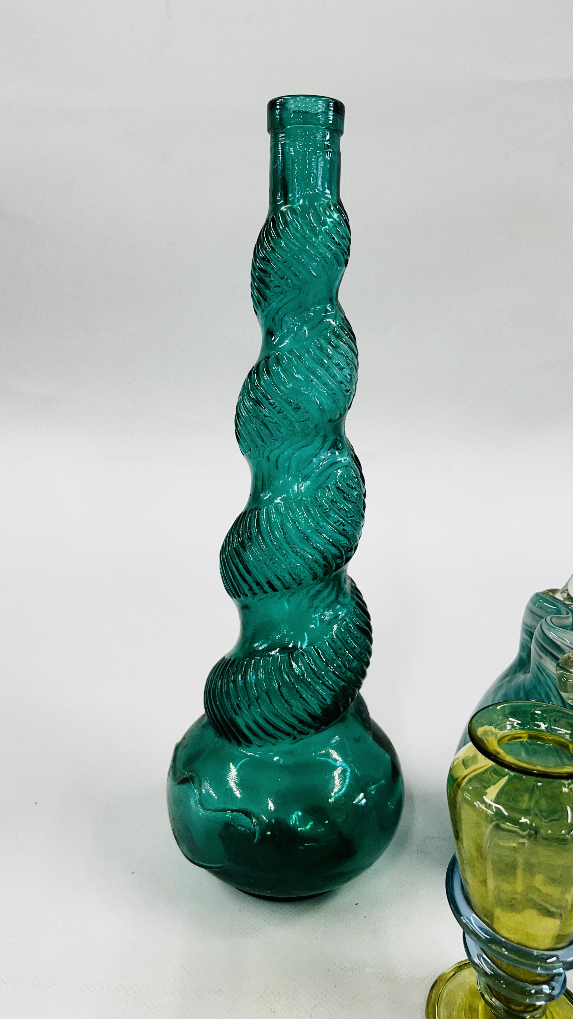 A VINTAGE GREEN GLASS BOTTLE MARKED "SHONFELDS" ALONG WITH AN ART GLASS BASKET AND A VICTORIAN - Image 6 of 7