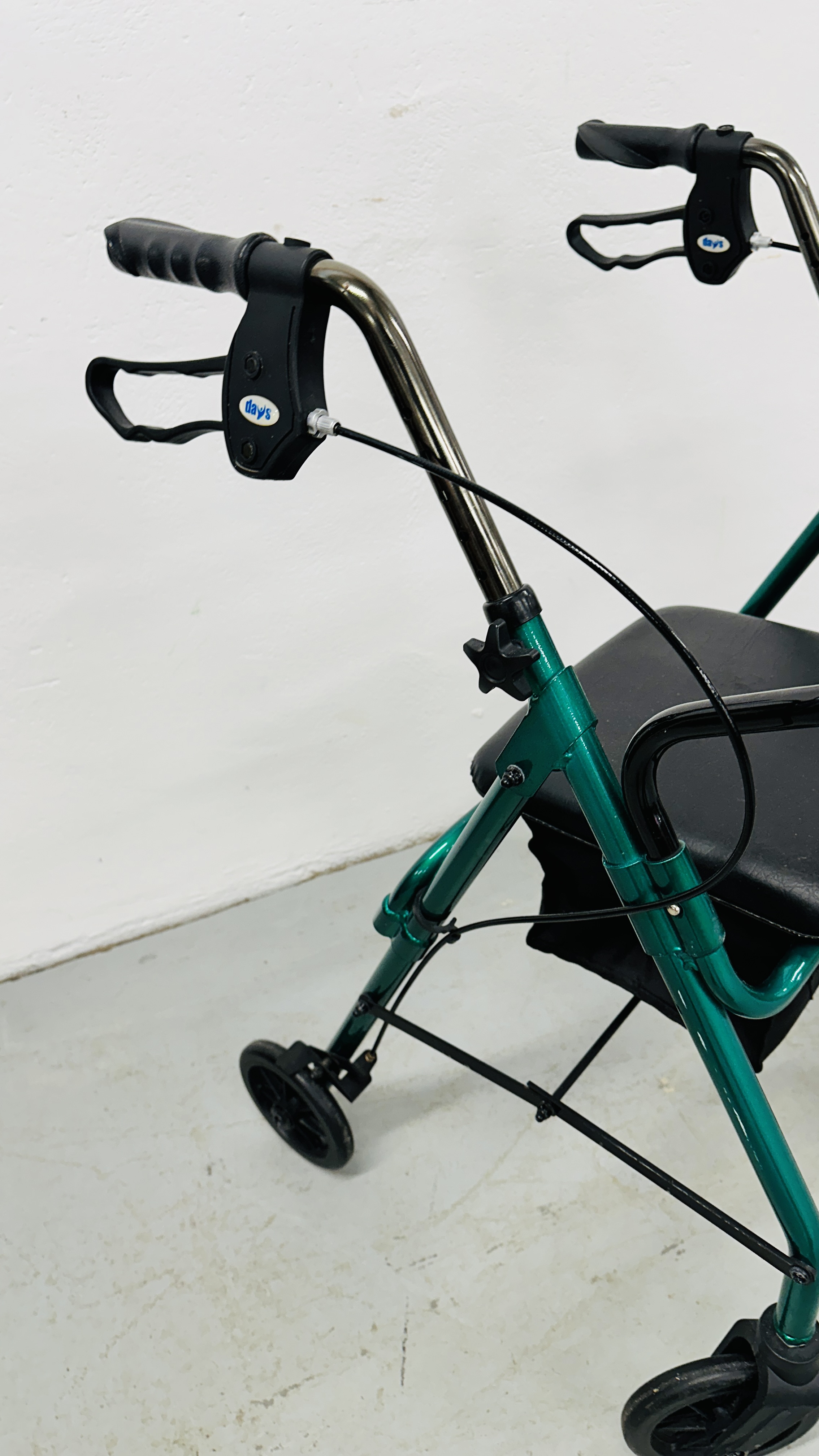 DRIVE MOBILITY WALKER. - Image 4 of 5