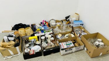 14 BOXES OF ASSORTED HOUSEHOLD SUNDRIES AND EFFECTS TO INCLUDE GLASS AND TEA WARES, ORNAMENTS,