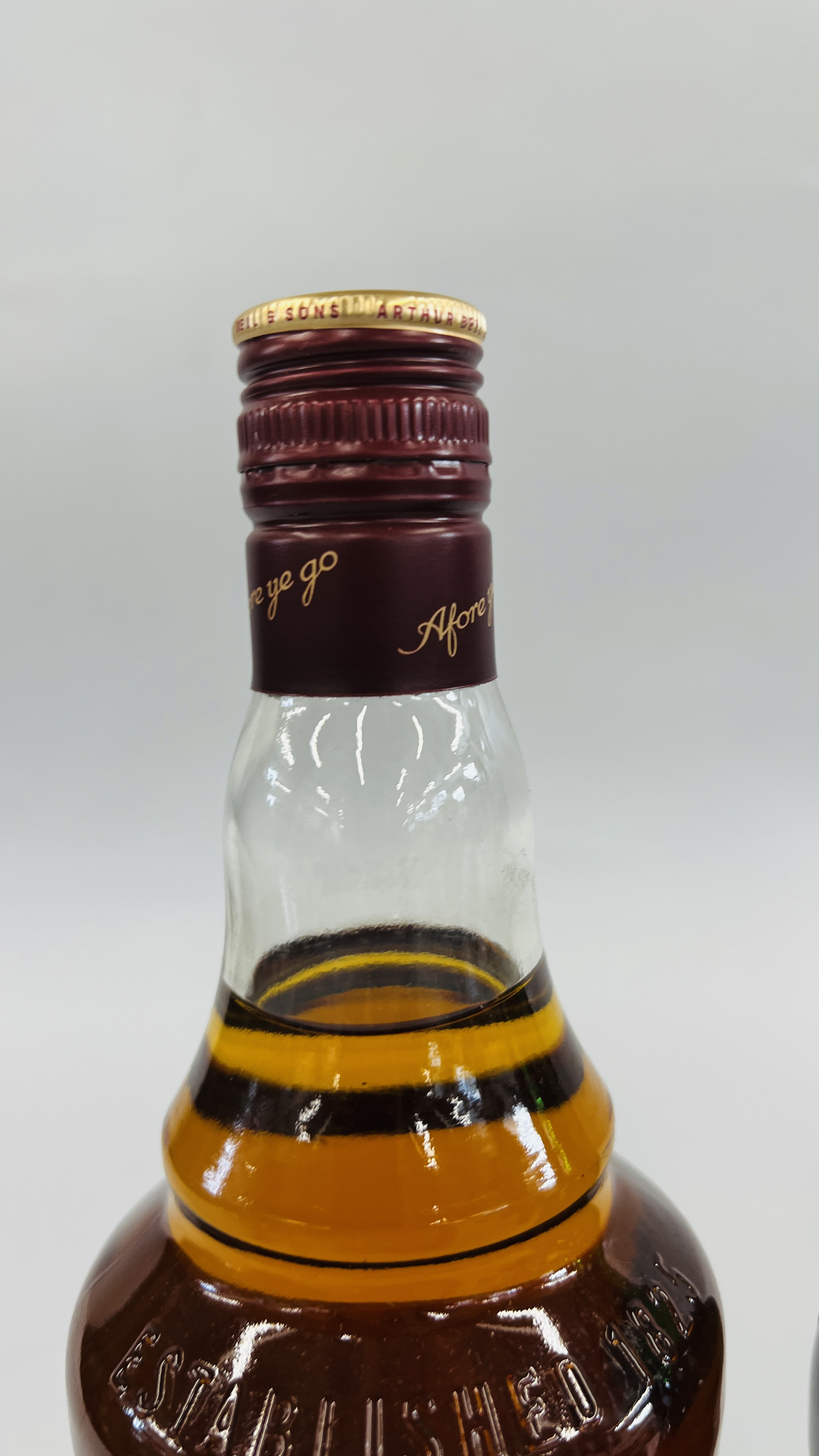 1 X 1 LITRE BELLS ORIGINAL SCOTCH WHISKY + 1 X 700ML STONES ORIGINAL GINGER WINE. - Image 4 of 5