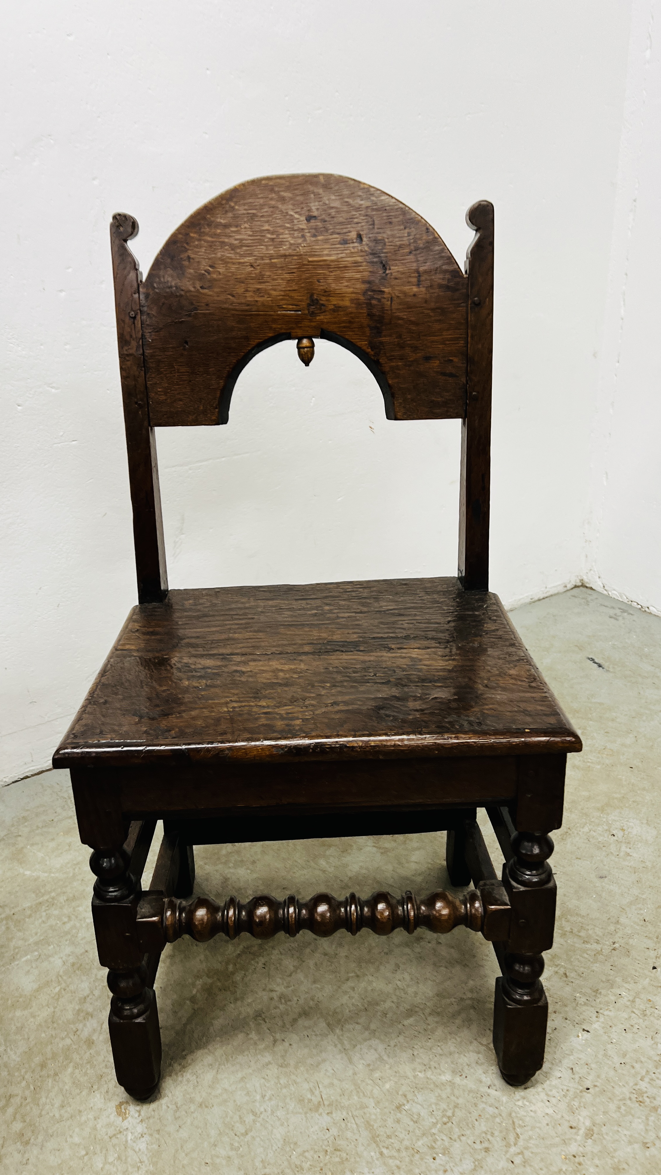 A PAIR OF 17TH CENTURY JOINED OAK CHAIRS, POSSIBLY NORTH COUNTRY. - Image 12 of 20