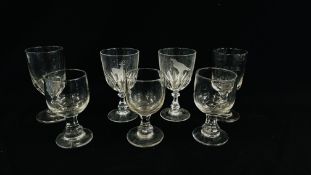 A PAIR OF C20TH GLASSES, ONE ENGRAVED WITH AN EAGLE,