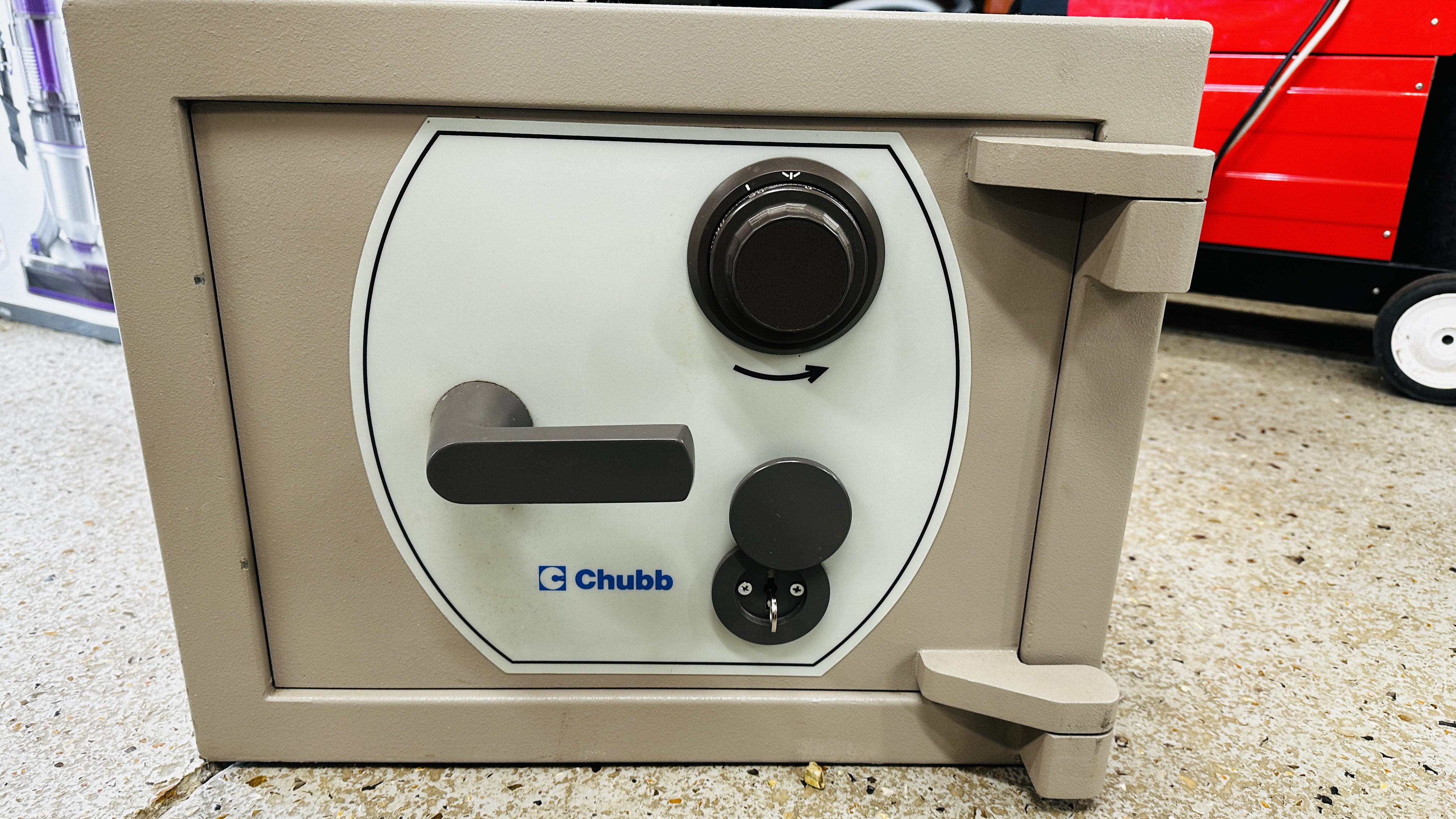 CHUBB HOME SECURITY SAFE SUPPLIED BY A. - Image 2 of 8