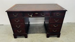 REPRO MAHOGANY FINISH KNEEHOLE TWIN PEDESTAL HOME OFFICE DESK WITH INSET TOOLED LEATHERETTE TO TOP