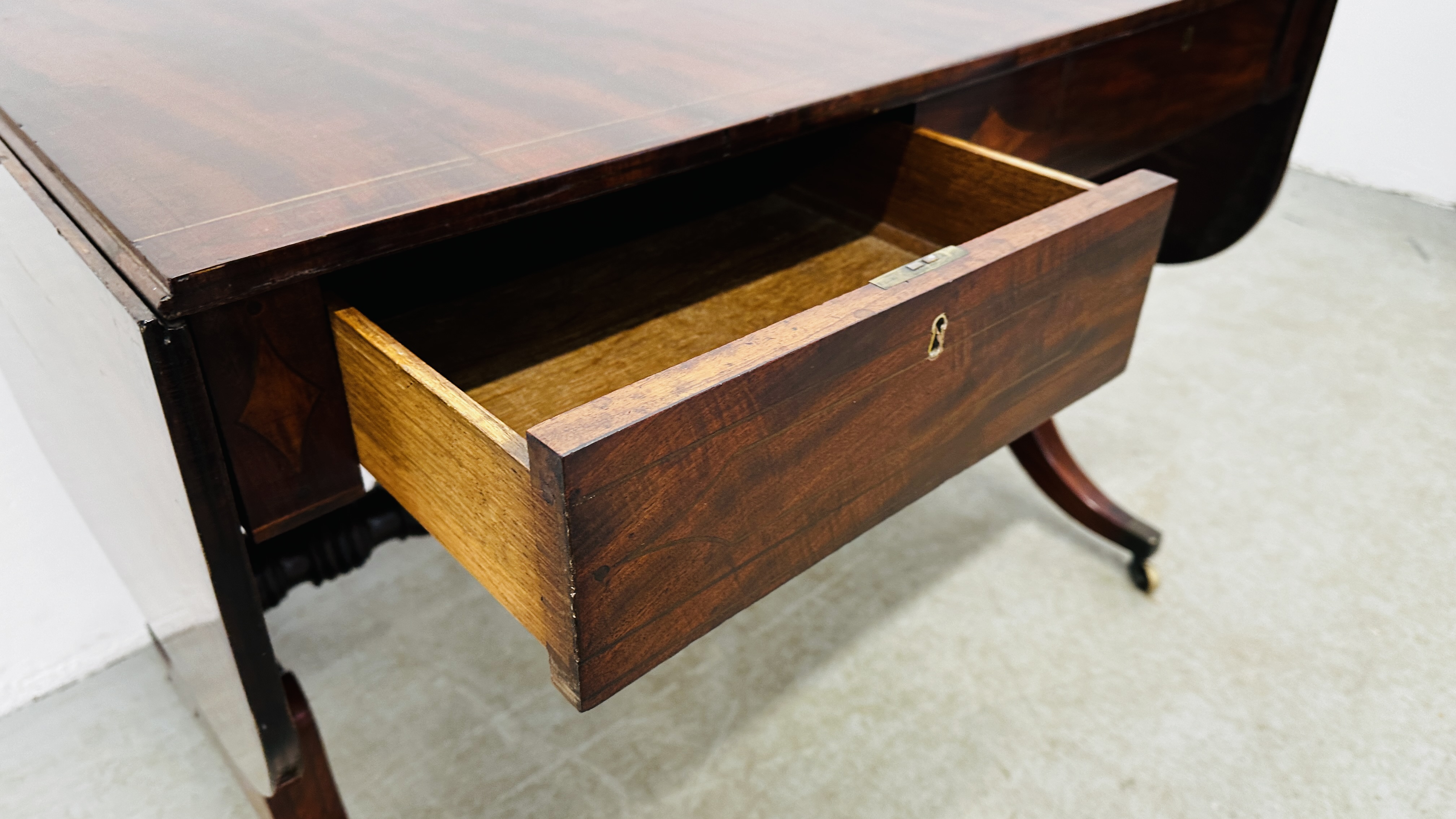 GEORGIAN MAHOGANY AND INLAID TWO DRAWER SOFA TABLE WITH STRETCHER SUPPORT W 143CM X D 63CM X H 71. - Image 16 of 20