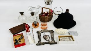 A GROUP OF MIXED COLLECTIBLES TO INCLUDE BOWLER HAT, SILVER ITEMS, HARDWOOD MONKEY, CHILD'S SHOES,