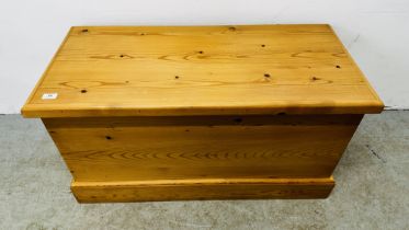 SOLID WAXED HONEY PINE BLANKET BOX W 96CM D 44CM H 51CM.