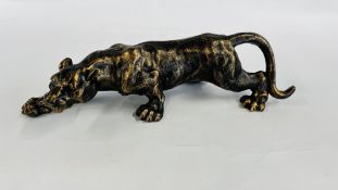 (R) CAST LION FIGURE.