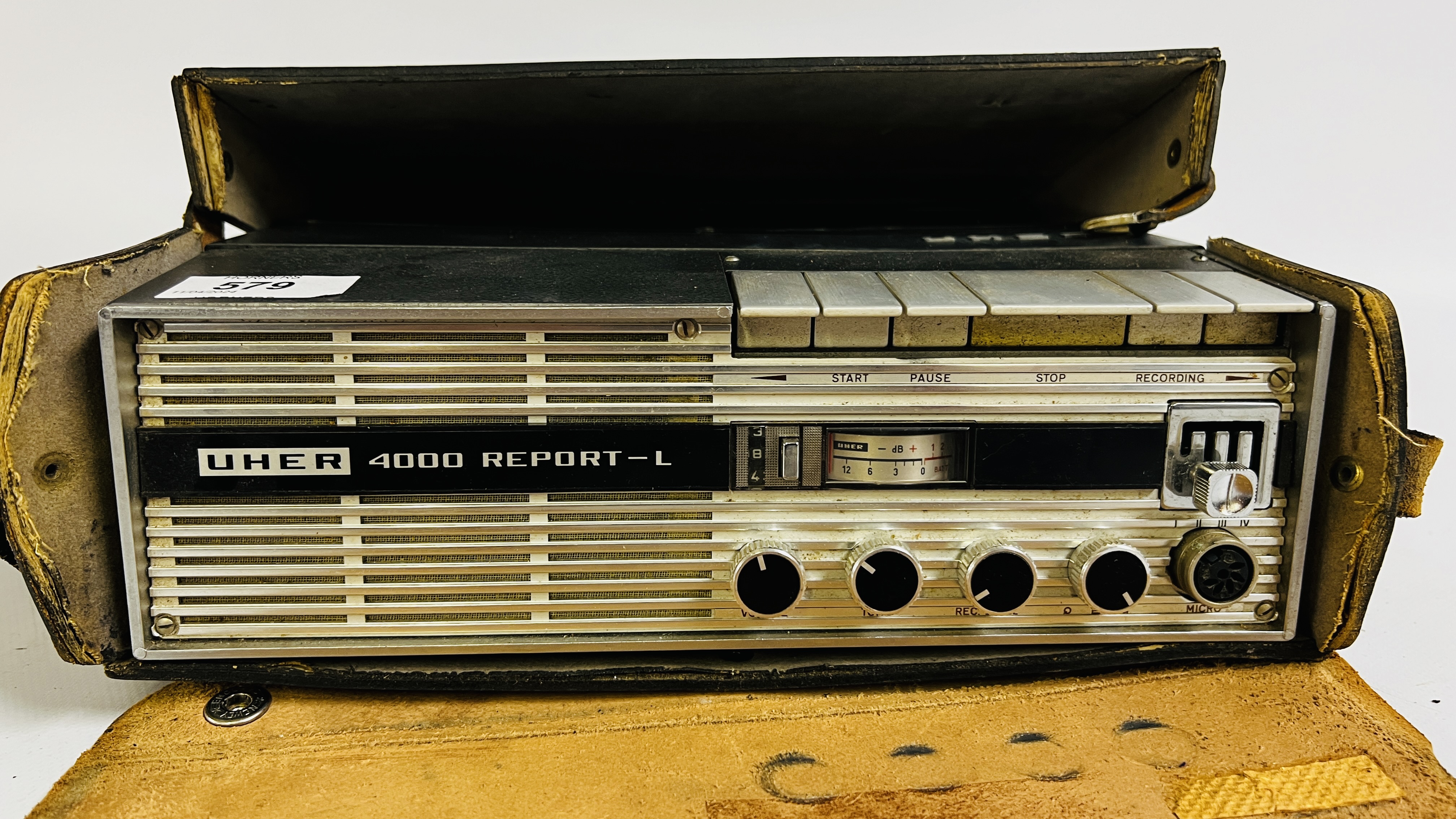 A VINTAGE UHER 4000 REPORT-L REEL TO REEL TAPE RECORDER IN FITTED LEATHER CASE - COLLECTORS ITEM - Image 2 of 8